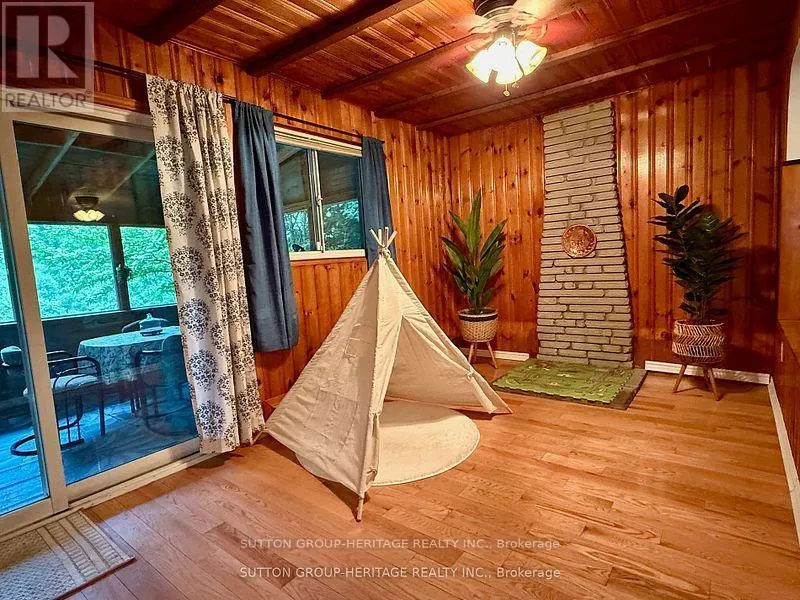 2766 HIGHPOINT SIDE ROAD