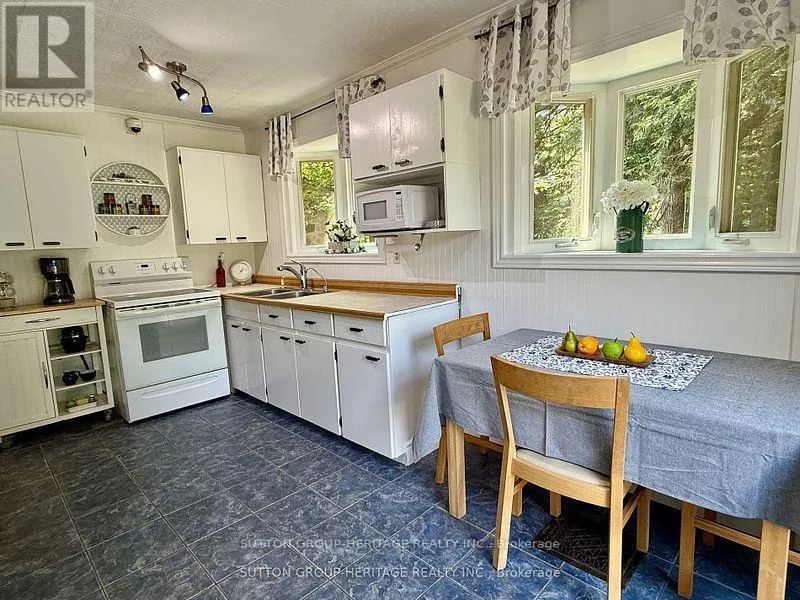 2766 HIGHPOINT SIDE ROAD