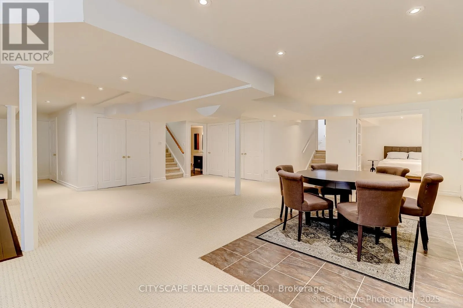 4 HELLYER AVENUE