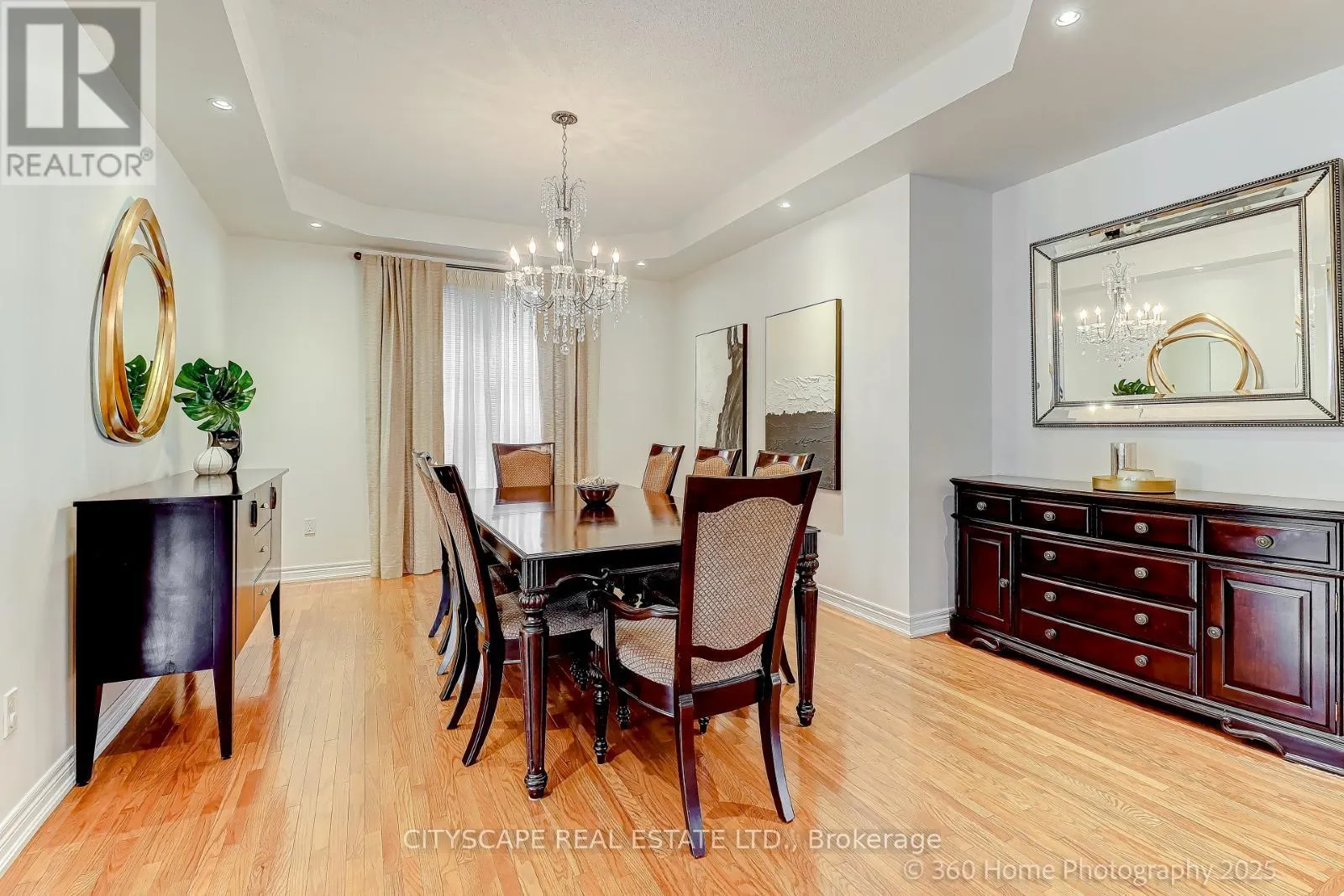 4 HELLYER AVENUE