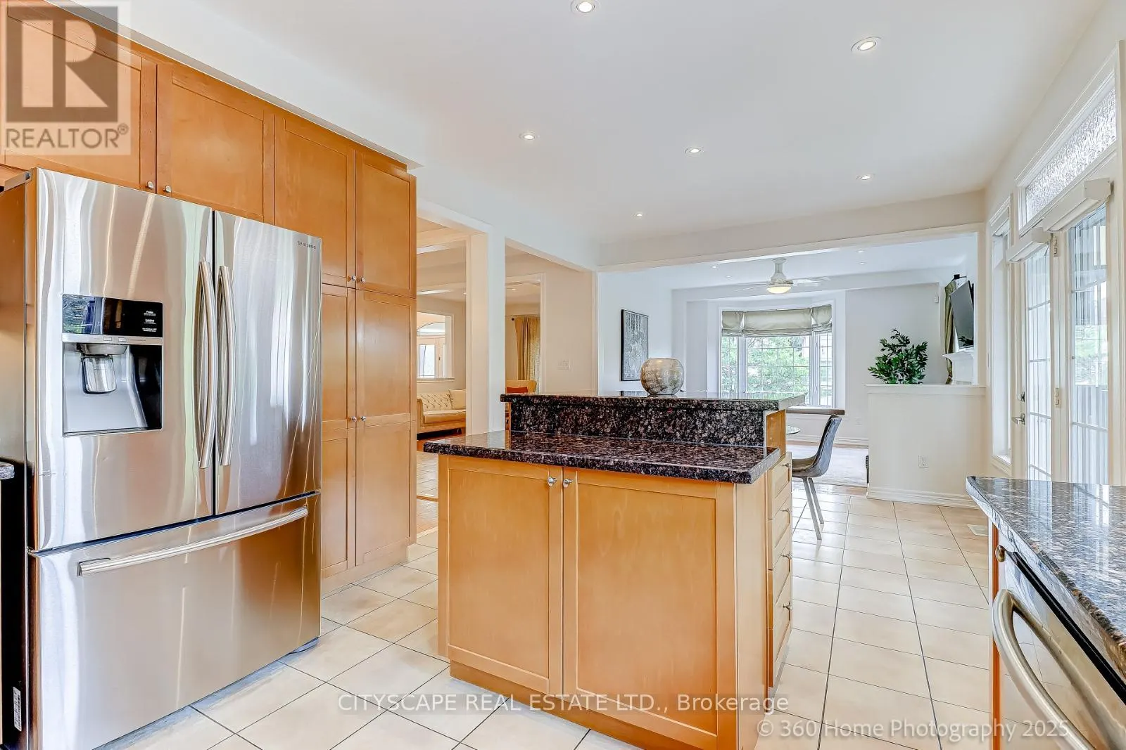 4 HELLYER AVENUE
