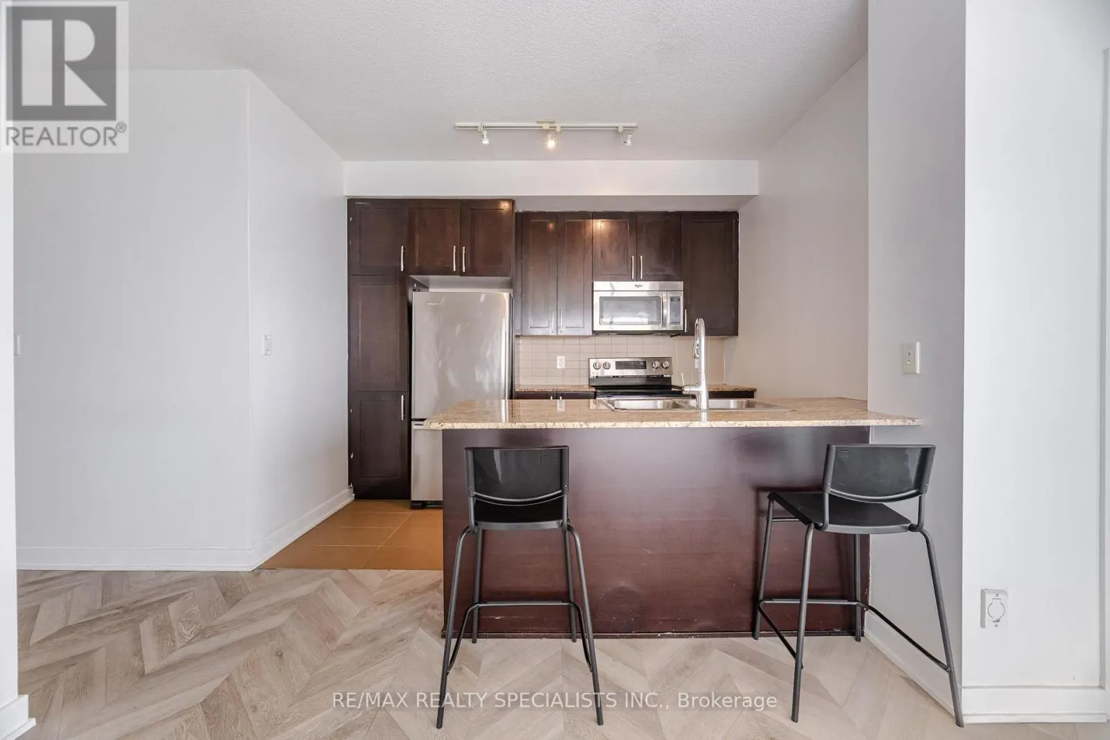 3609 - 4070 CONFEDERATION PARKWAY