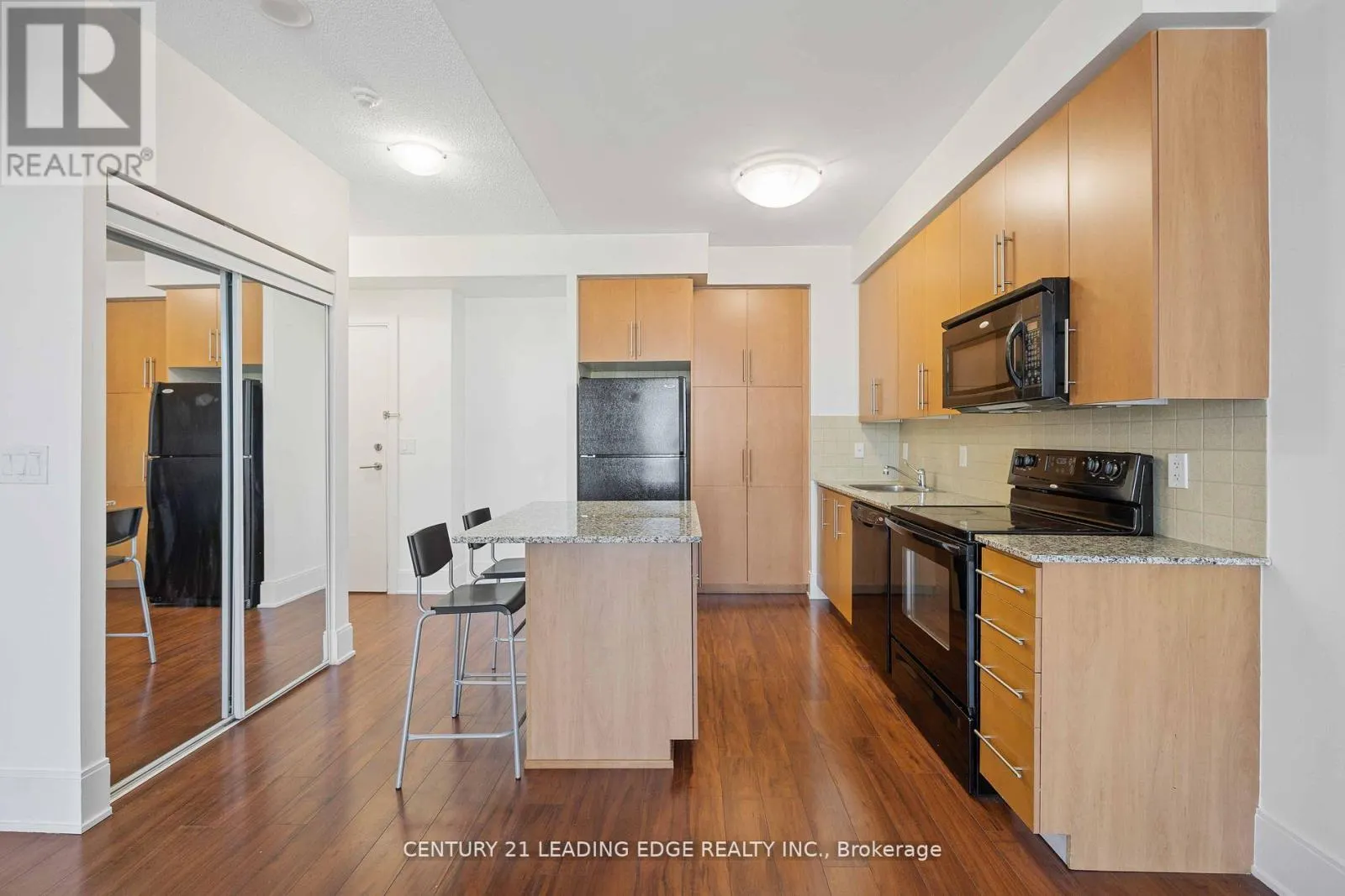 1506 - 330 BURNHAMTHORPE ROAD W