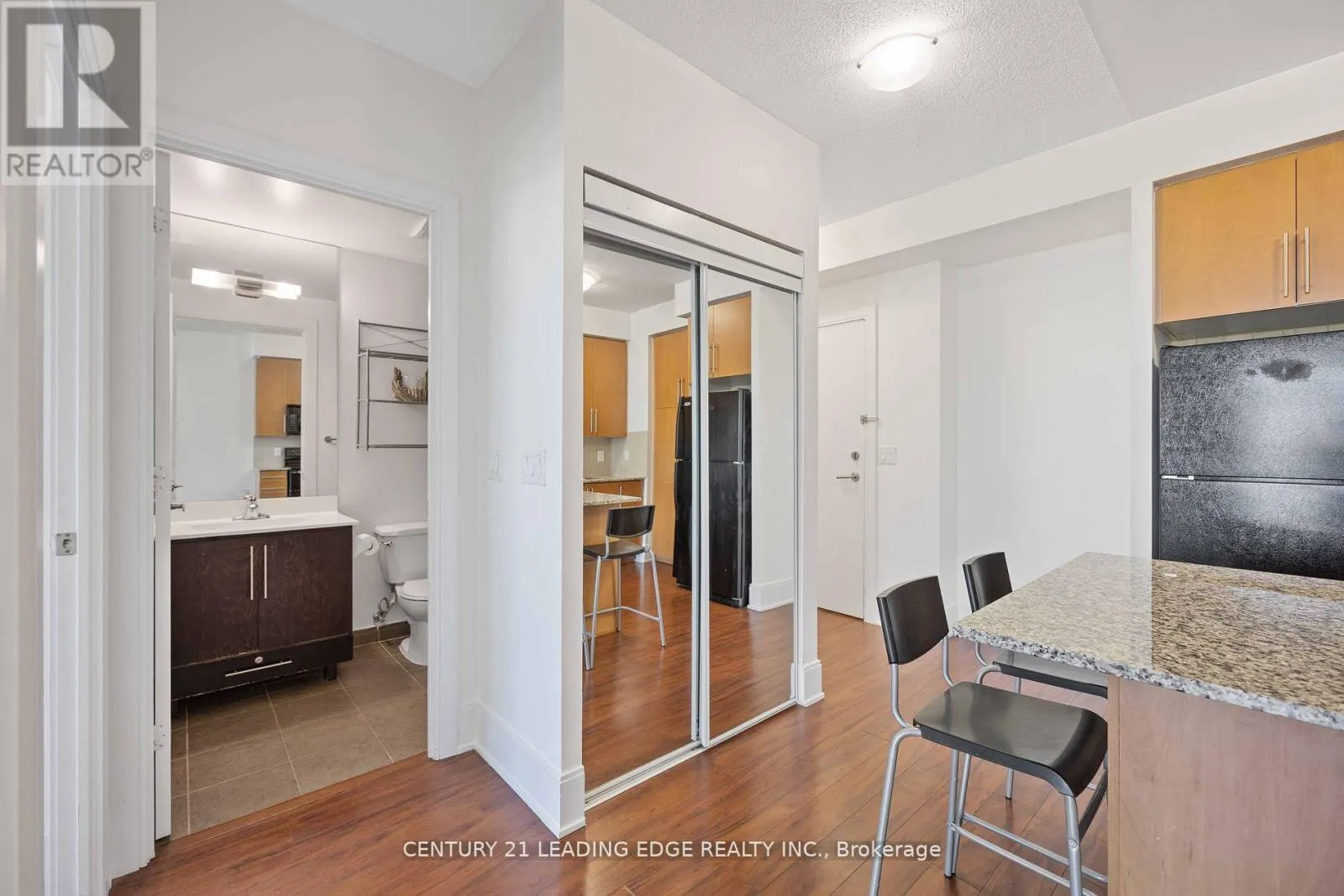 1506 - 330 BURNHAMTHORPE ROAD W