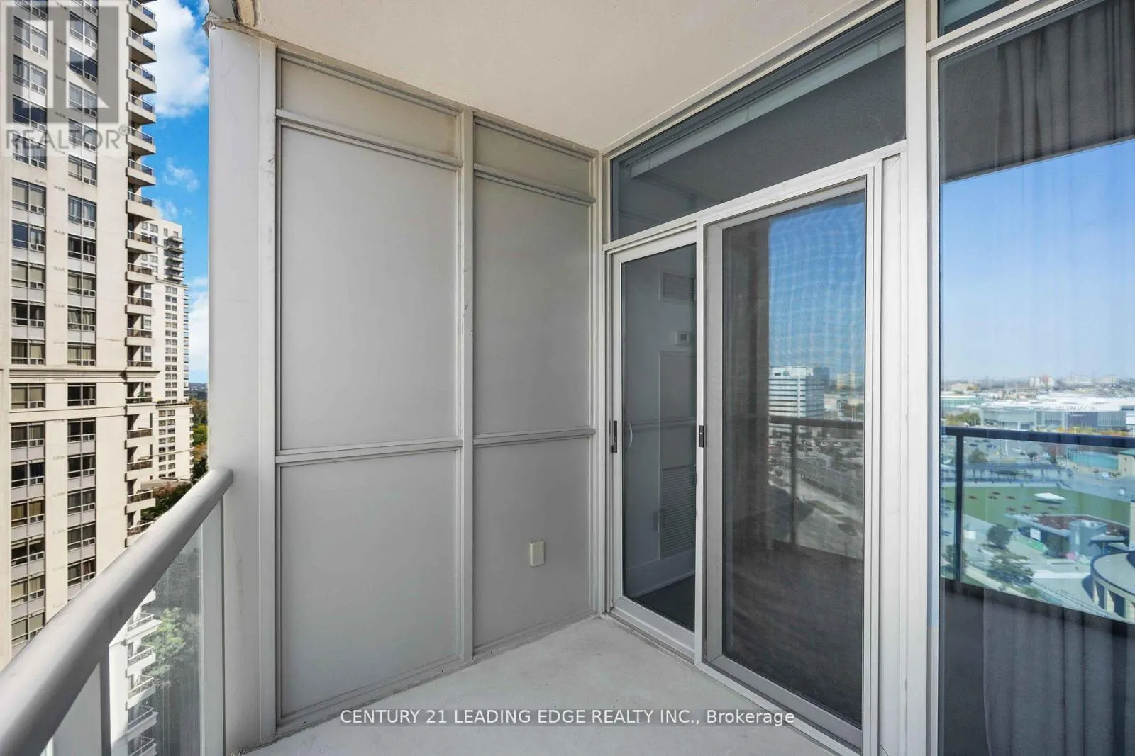 1506 - 330 BURNHAMTHORPE ROAD W