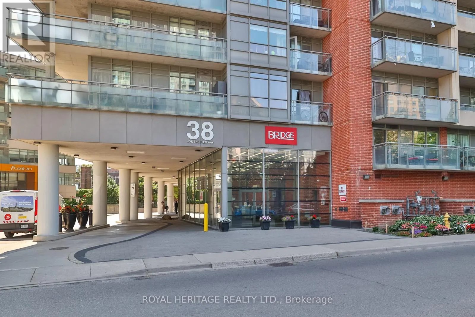 104 - 38 JOE SHUSTER WAY