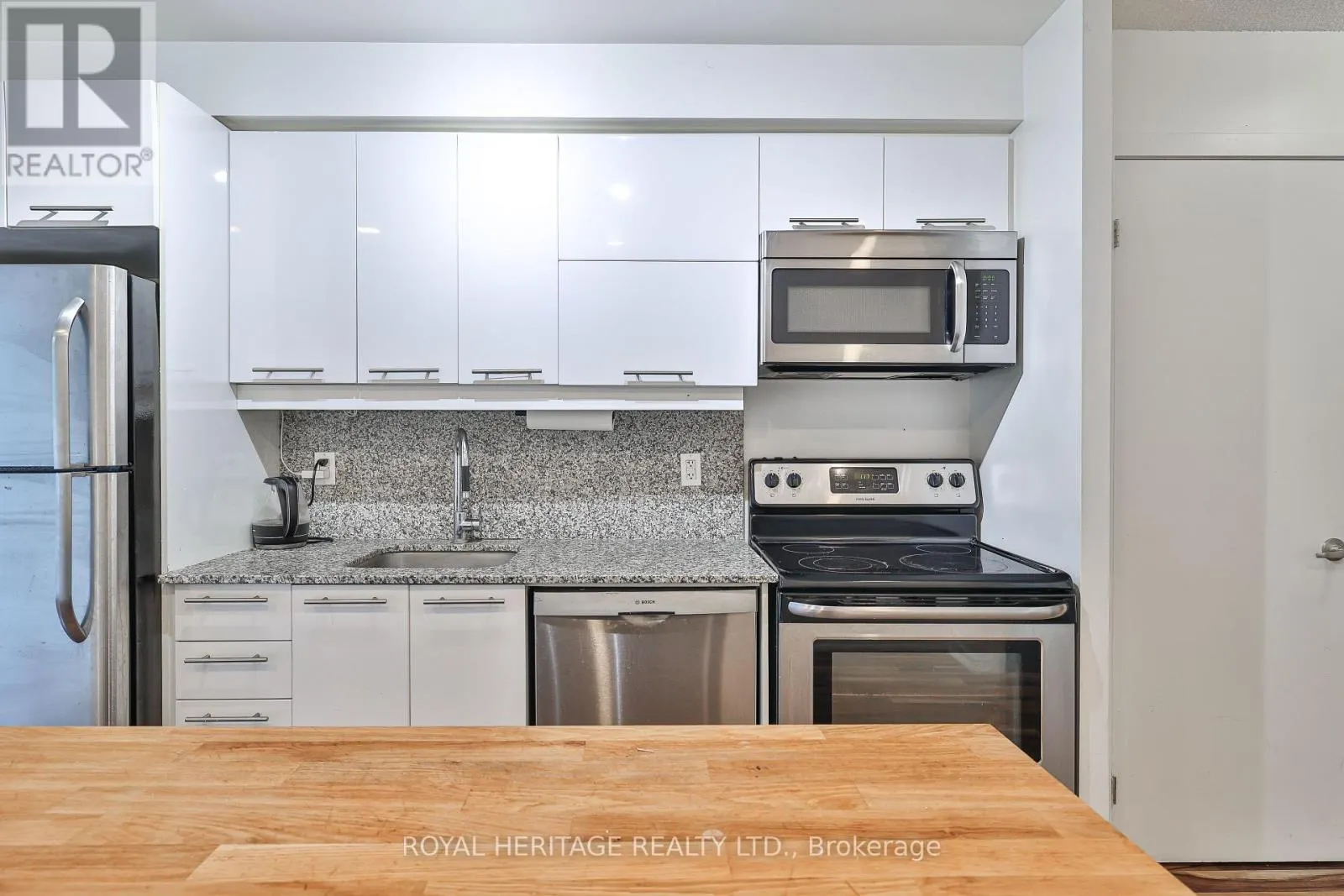 104 - 38 JOE SHUSTER WAY