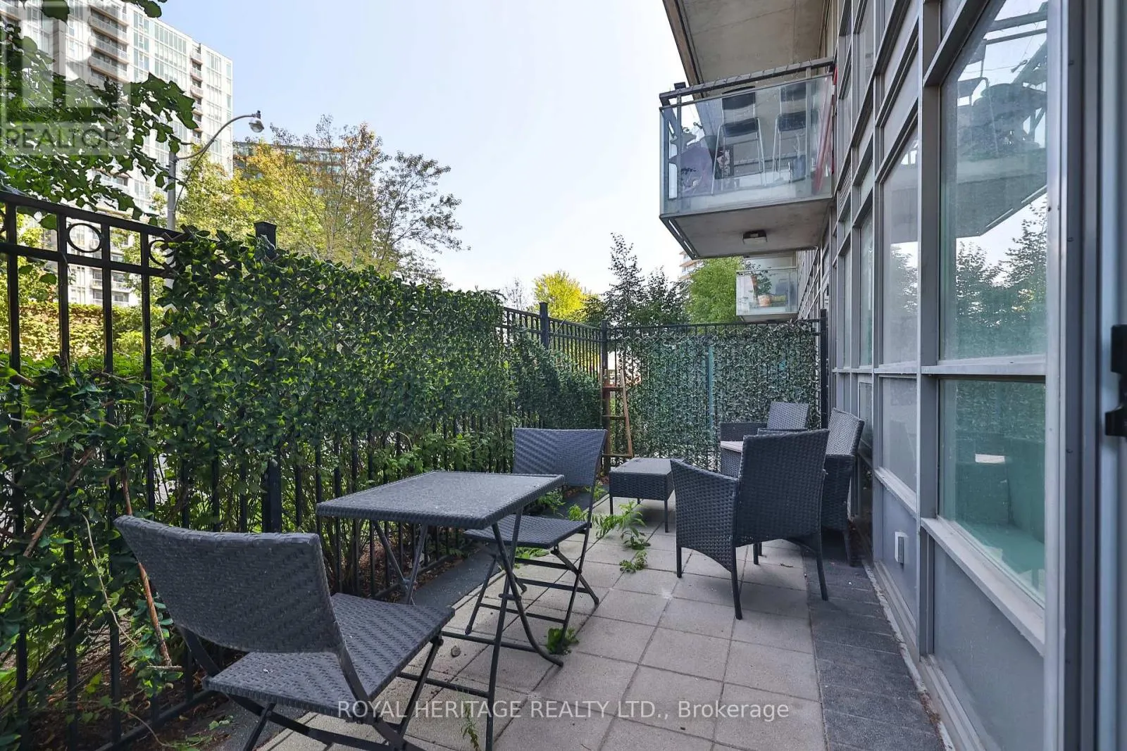 104 - 38 JOE SHUSTER WAY