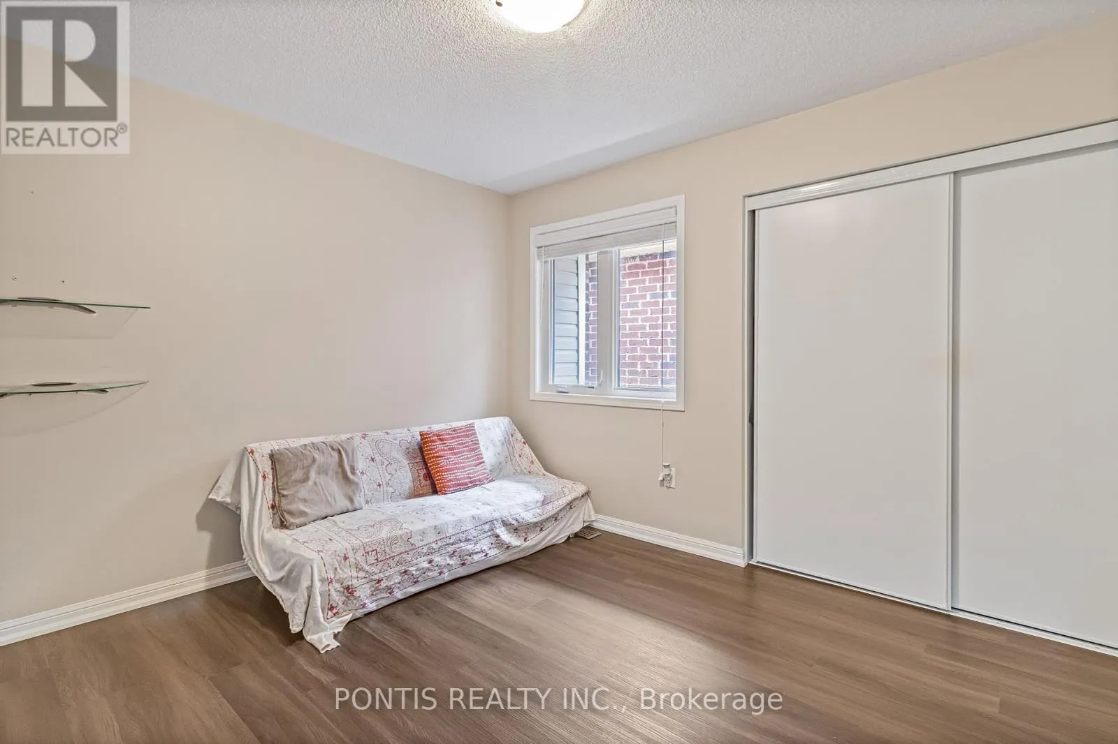 25 FRANCIS LUNDY STREET