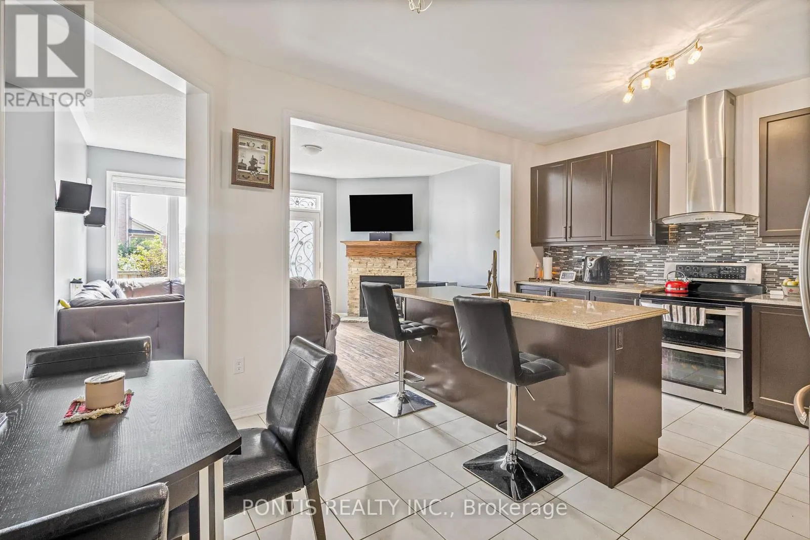 25 FRANCIS LUNDY STREET