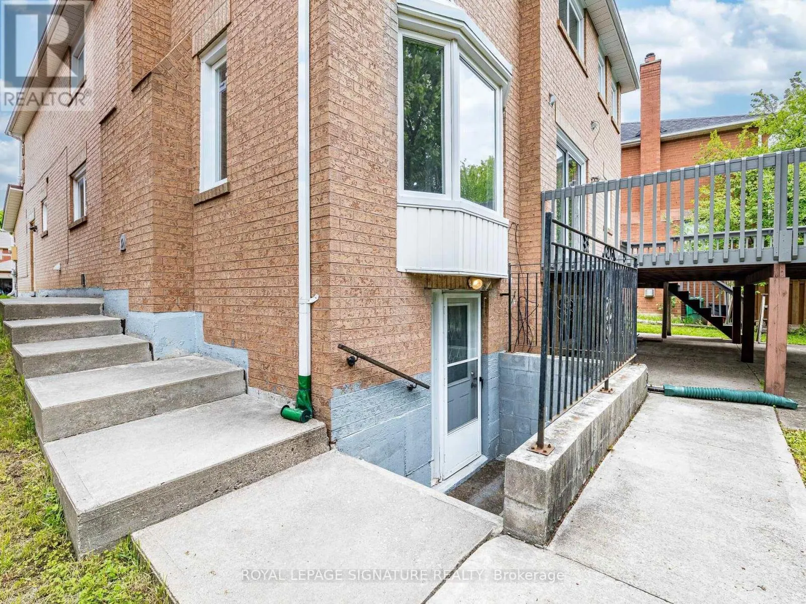 86 VALONIA DRIVE