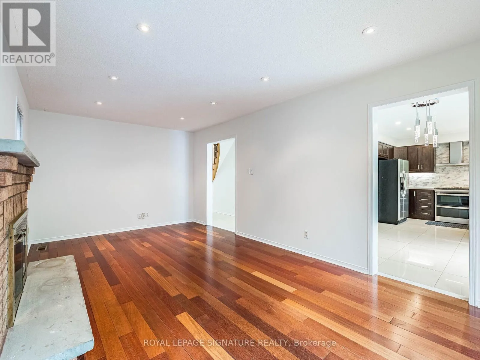 86 VALONIA DRIVE