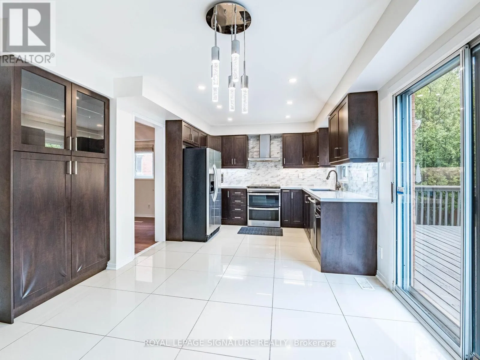 86 VALONIA DRIVE