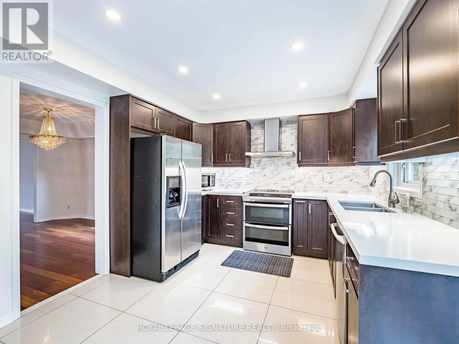 86 VALONIA DRIVE