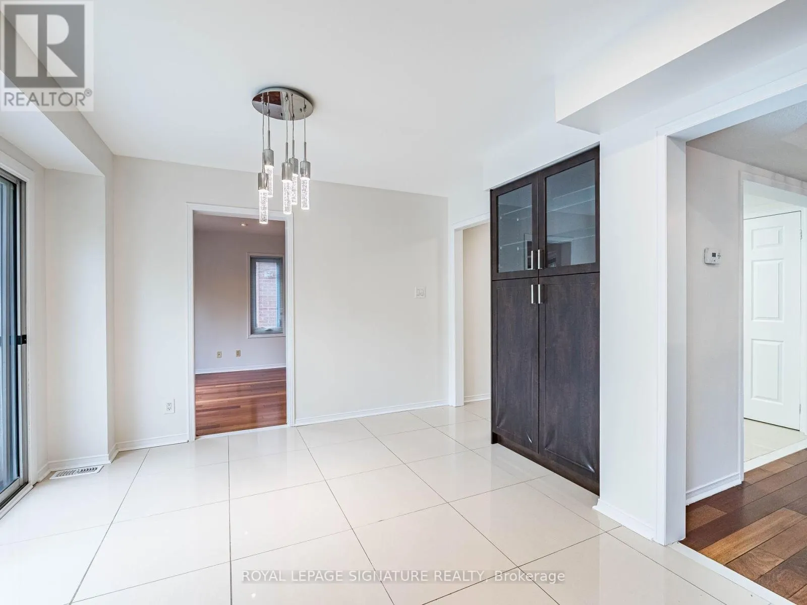 86 VALONIA DRIVE