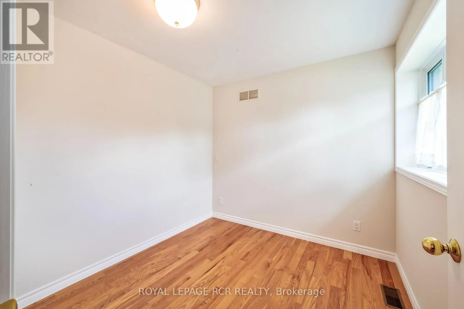 25 BANTING DRIVE