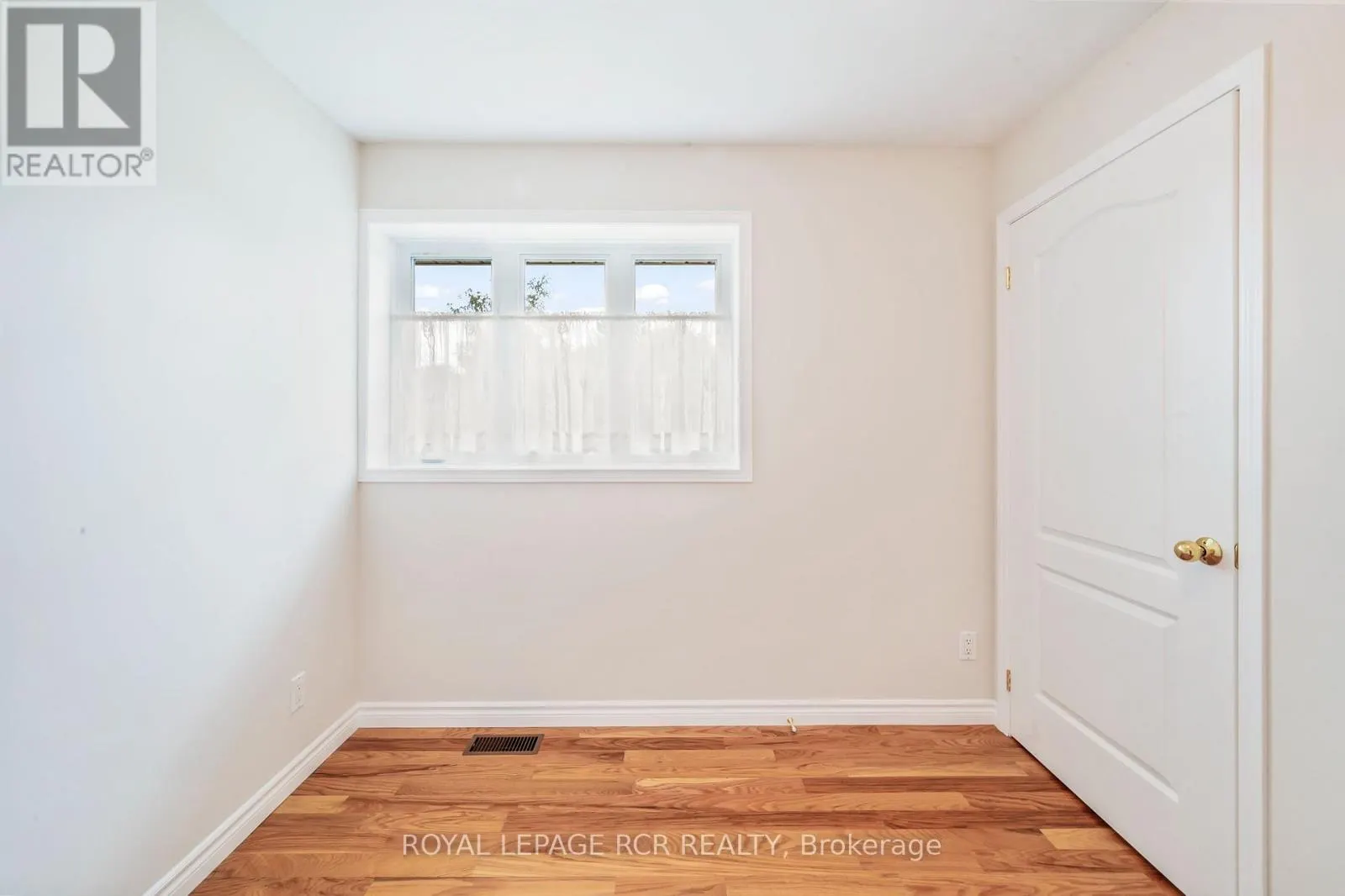 25 BANTING DRIVE