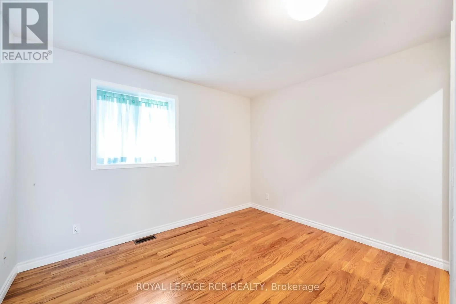 25 BANTING DRIVE