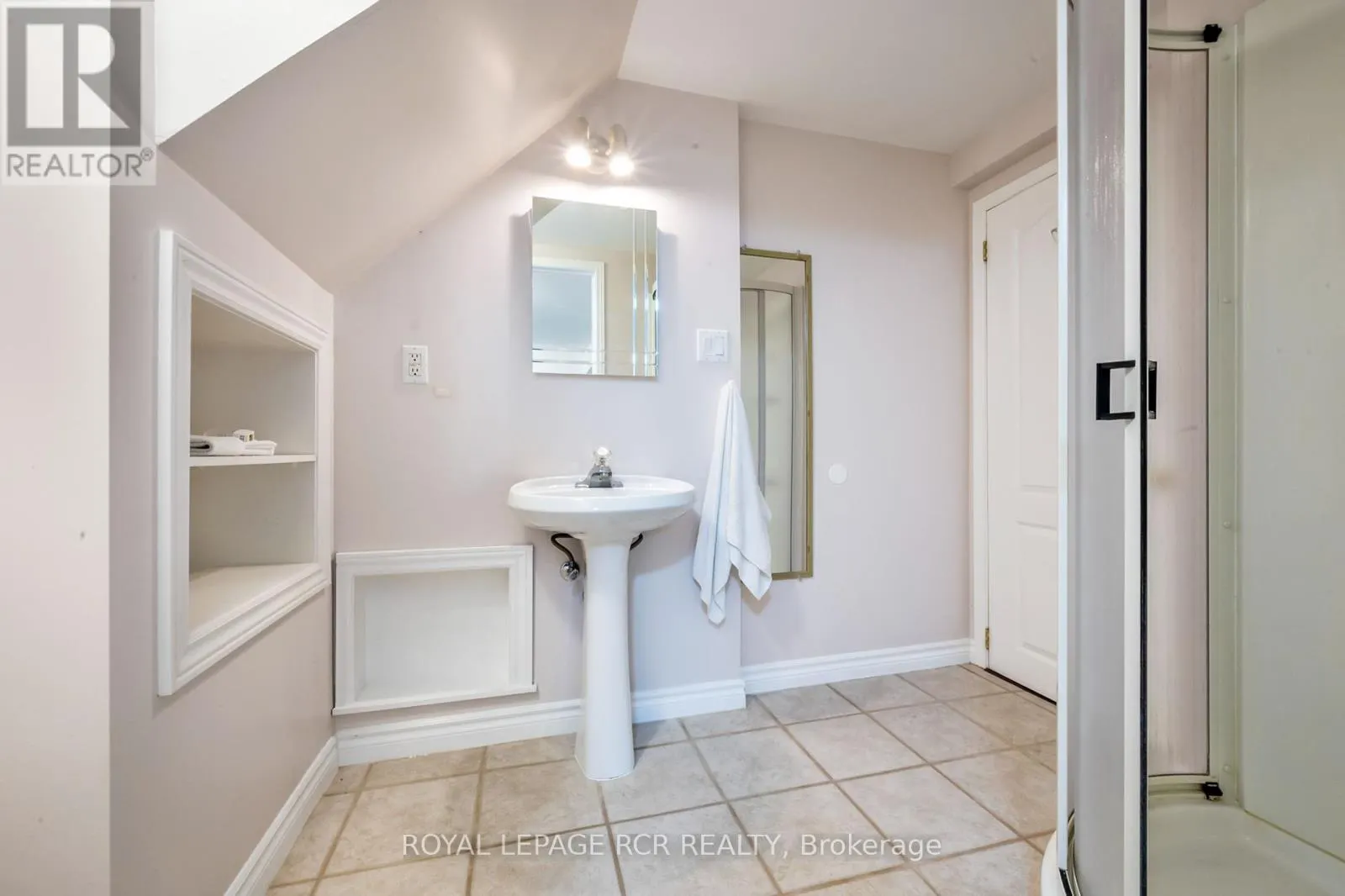 25 BANTING DRIVE