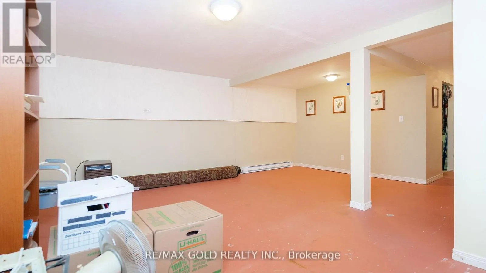 17 GREENHILLS SQUARE