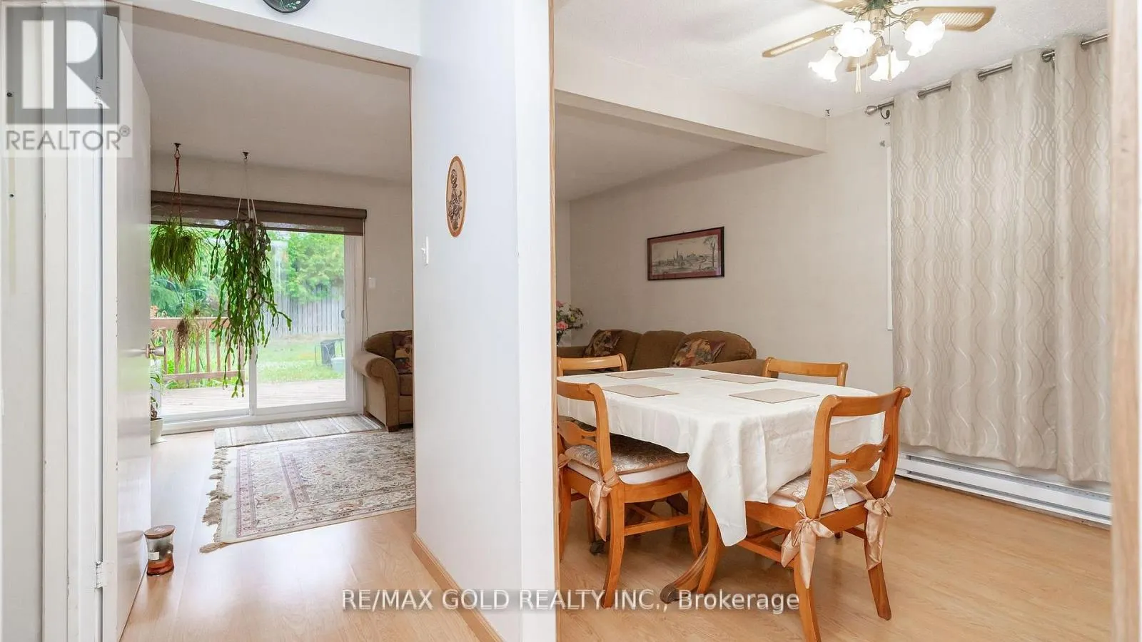 17 GREENHILLS SQUARE