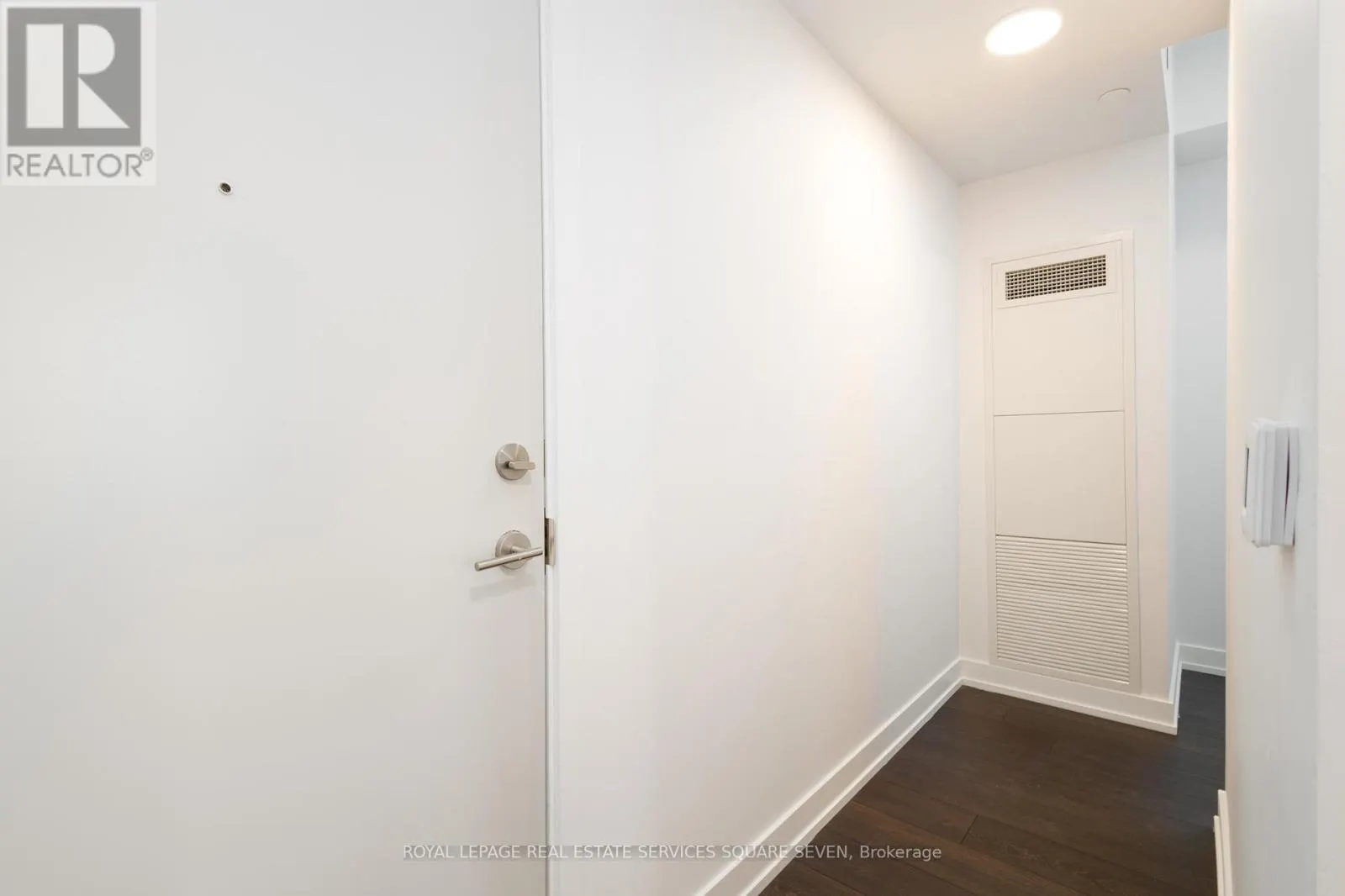 1205 - 215 VETERANS DRIVE N