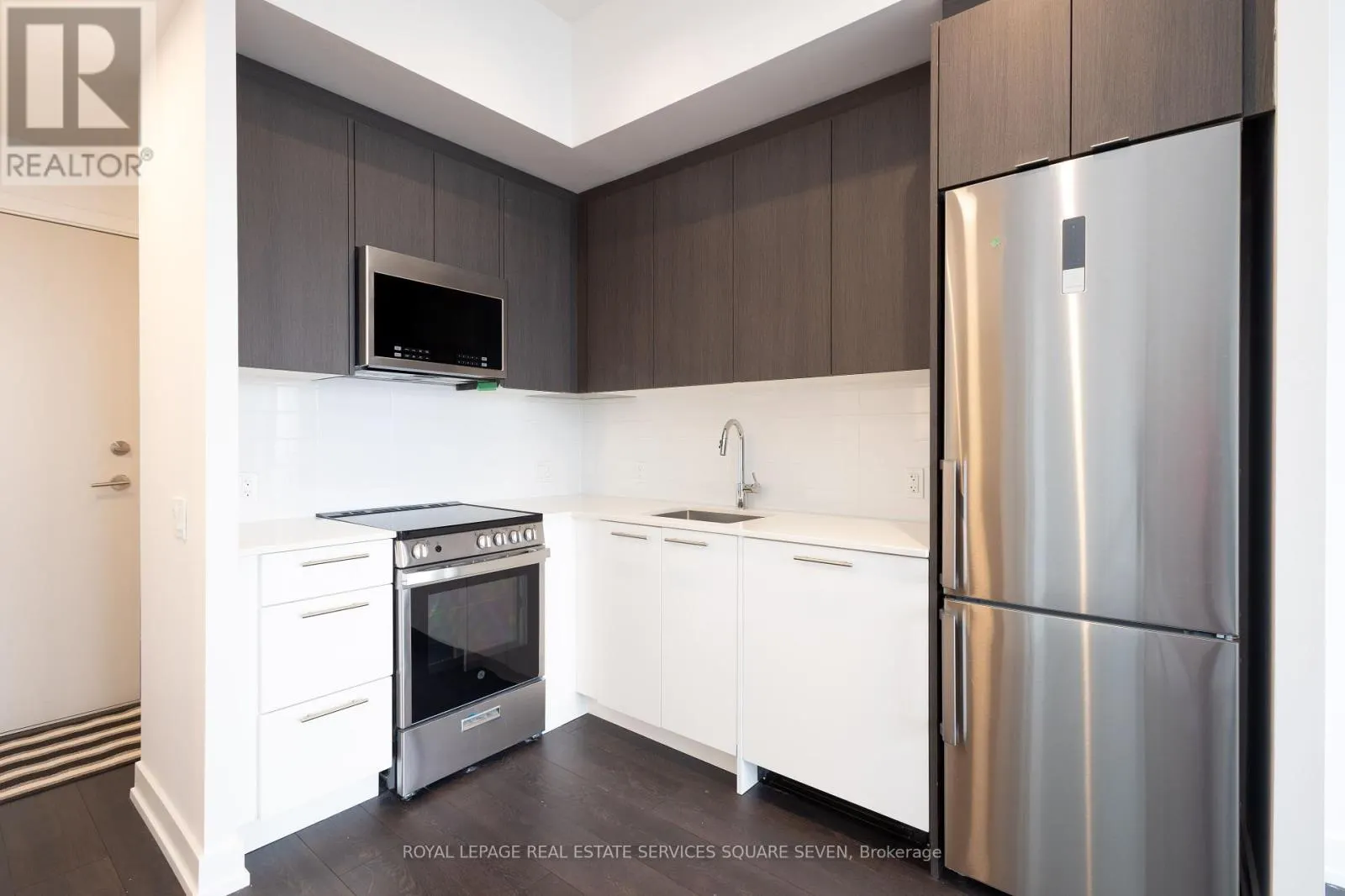 1205 - 215 VETERANS DRIVE N