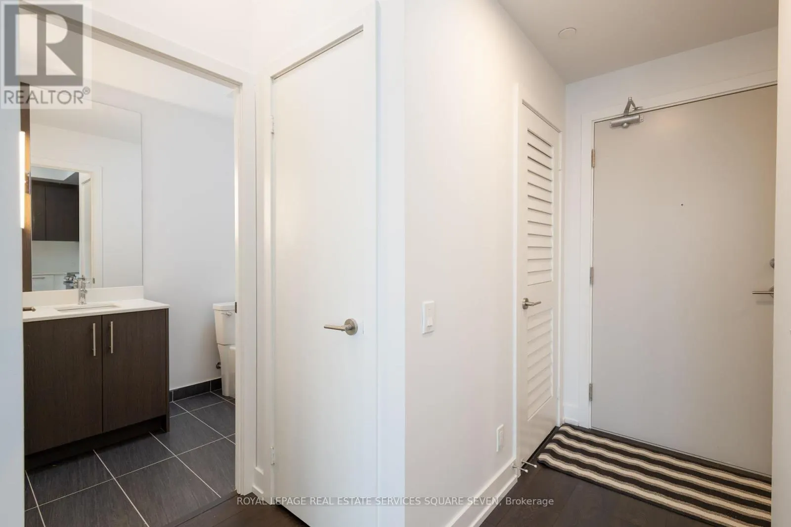 1205 - 215 VETERANS DRIVE N