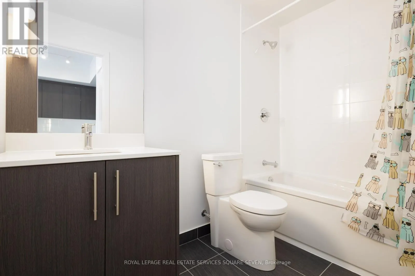 1205 - 215 VETERANS DRIVE N