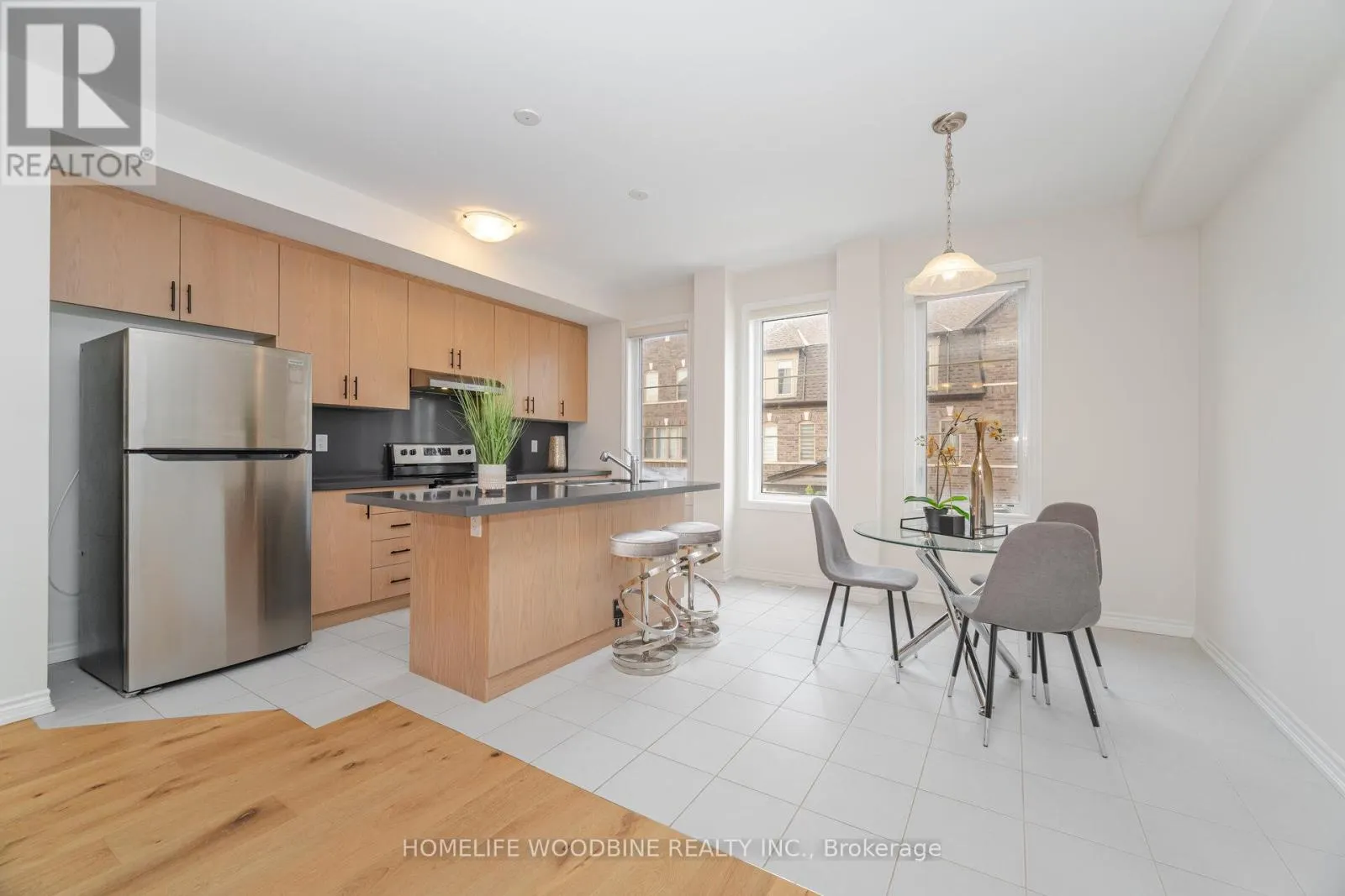 15 ARCOLA STREET