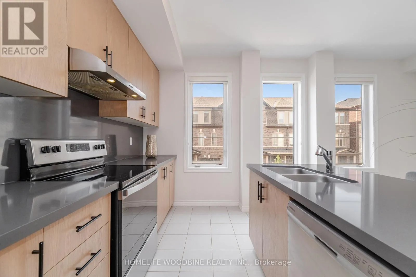15 ARCOLA STREET