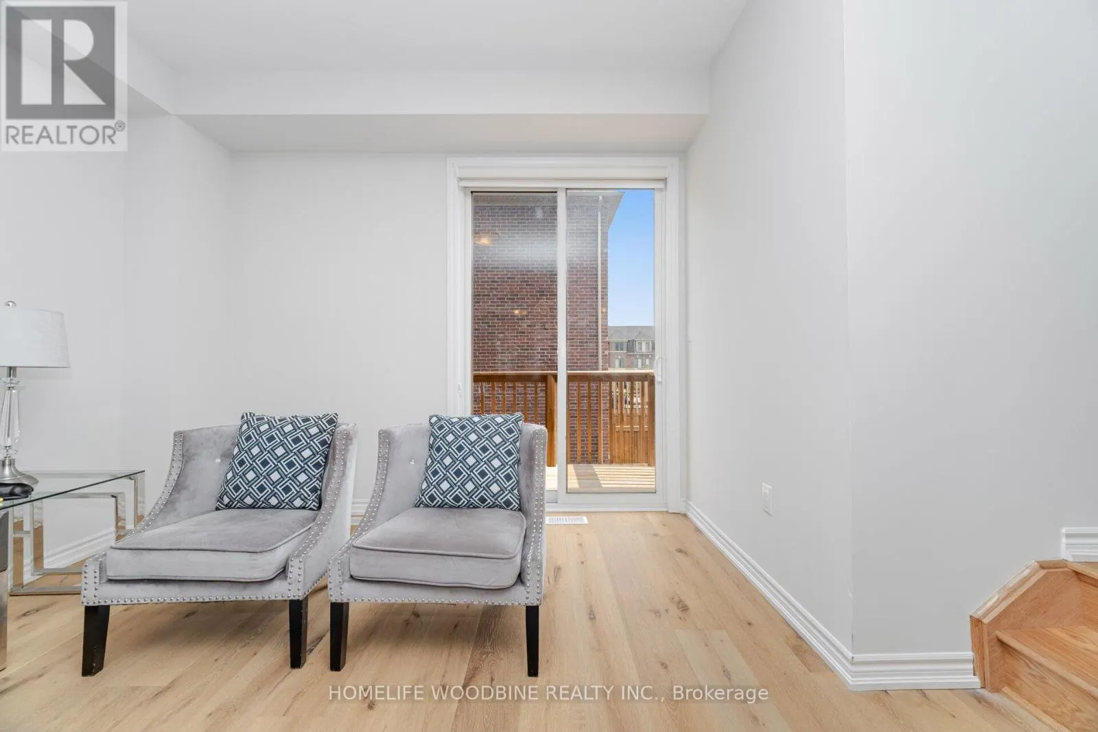 15 ARCOLA STREET