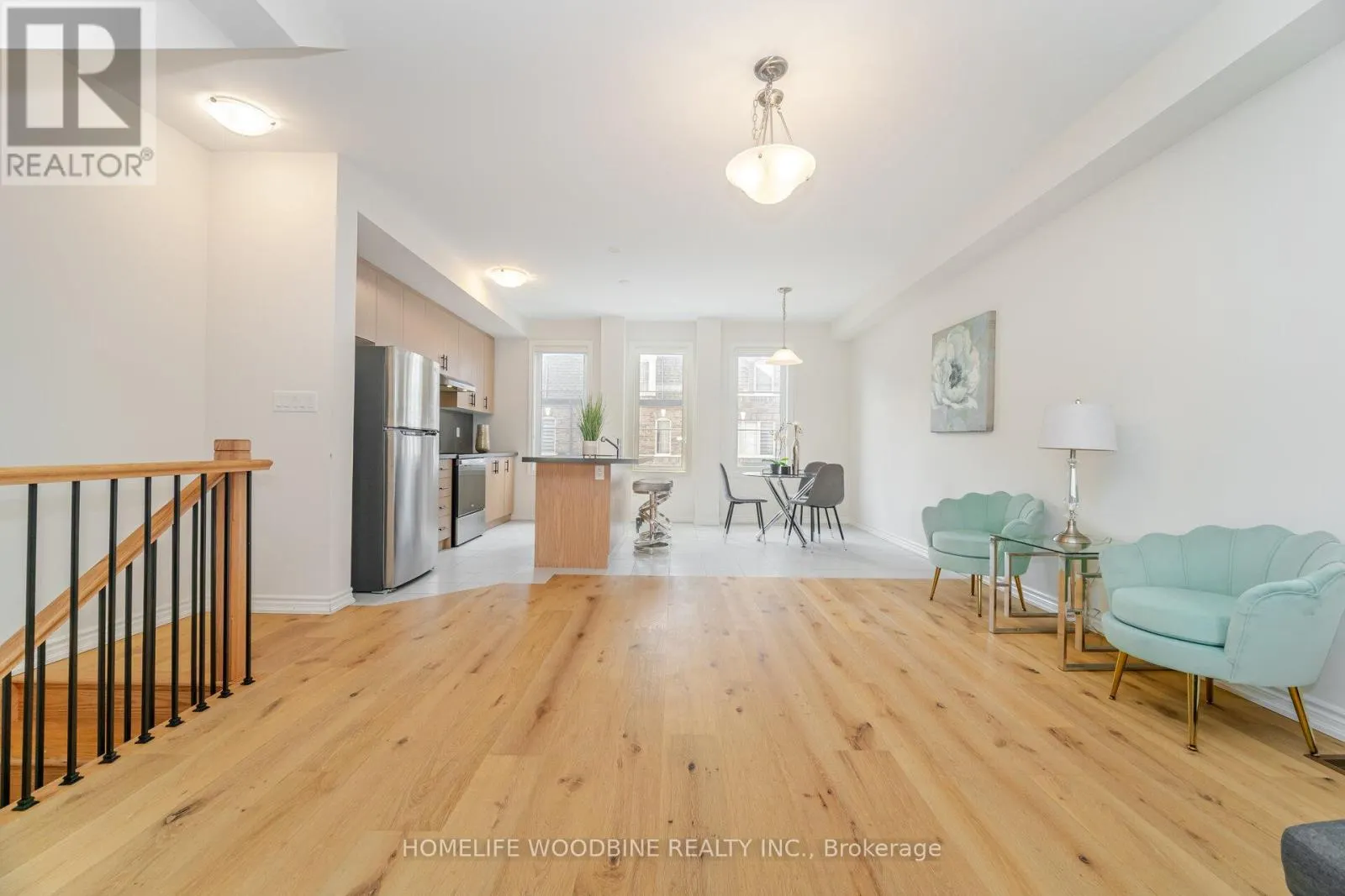 15 ARCOLA STREET