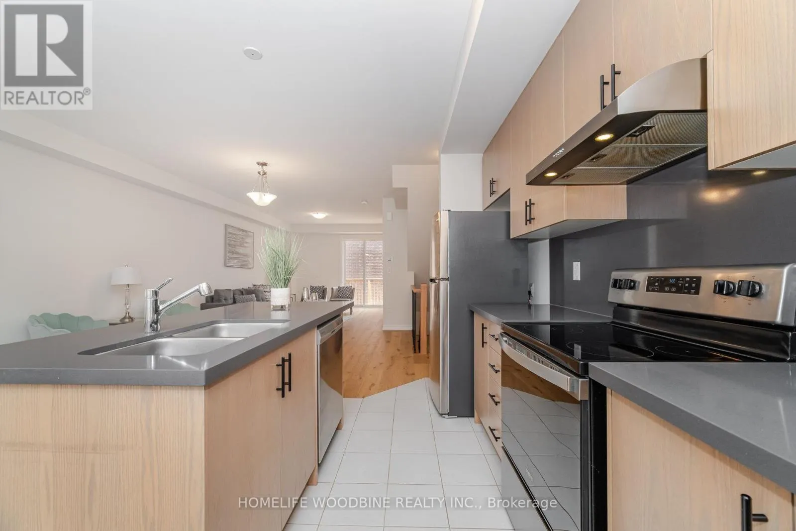 15 ARCOLA STREET