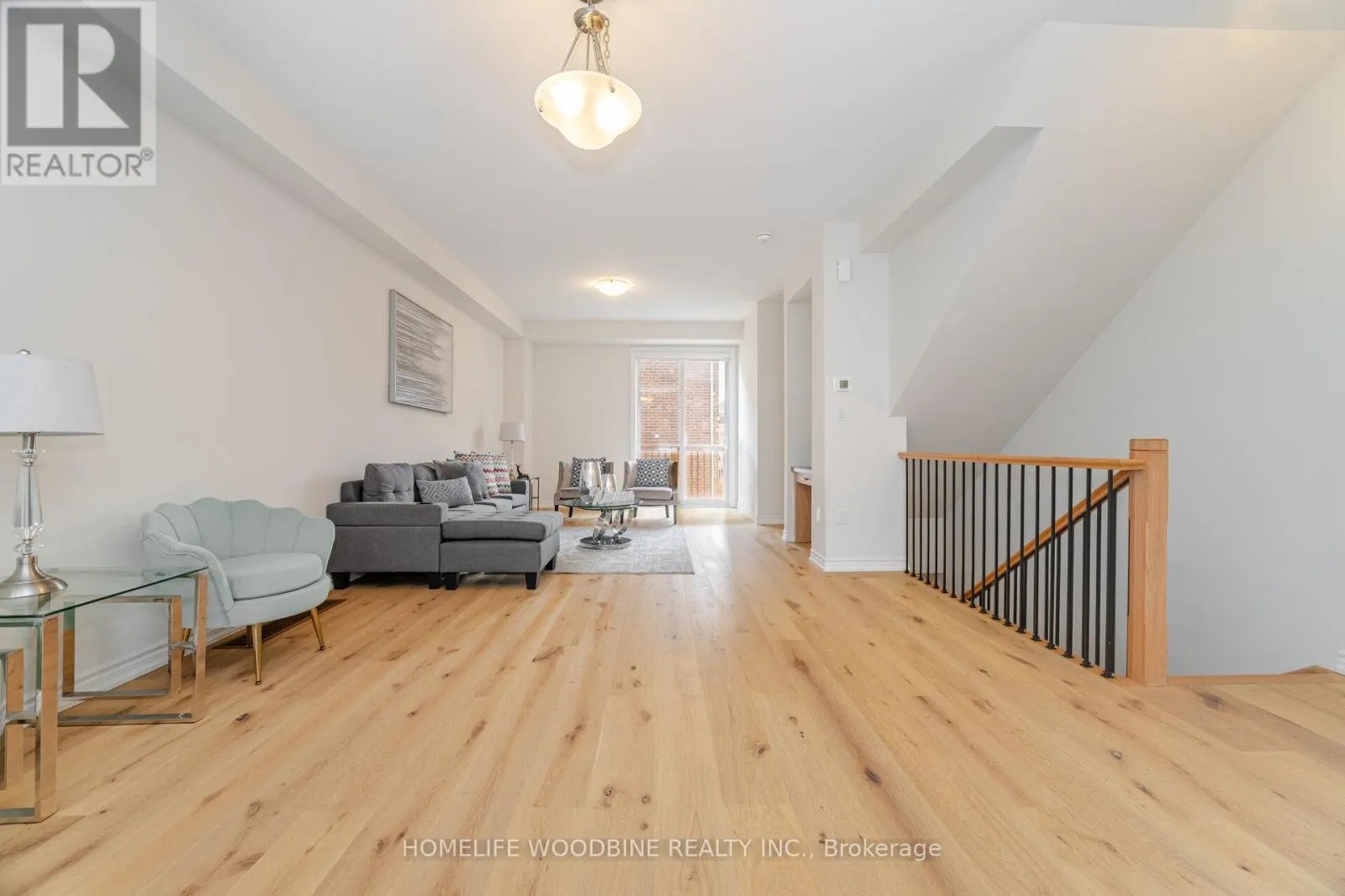 15 ARCOLA STREET