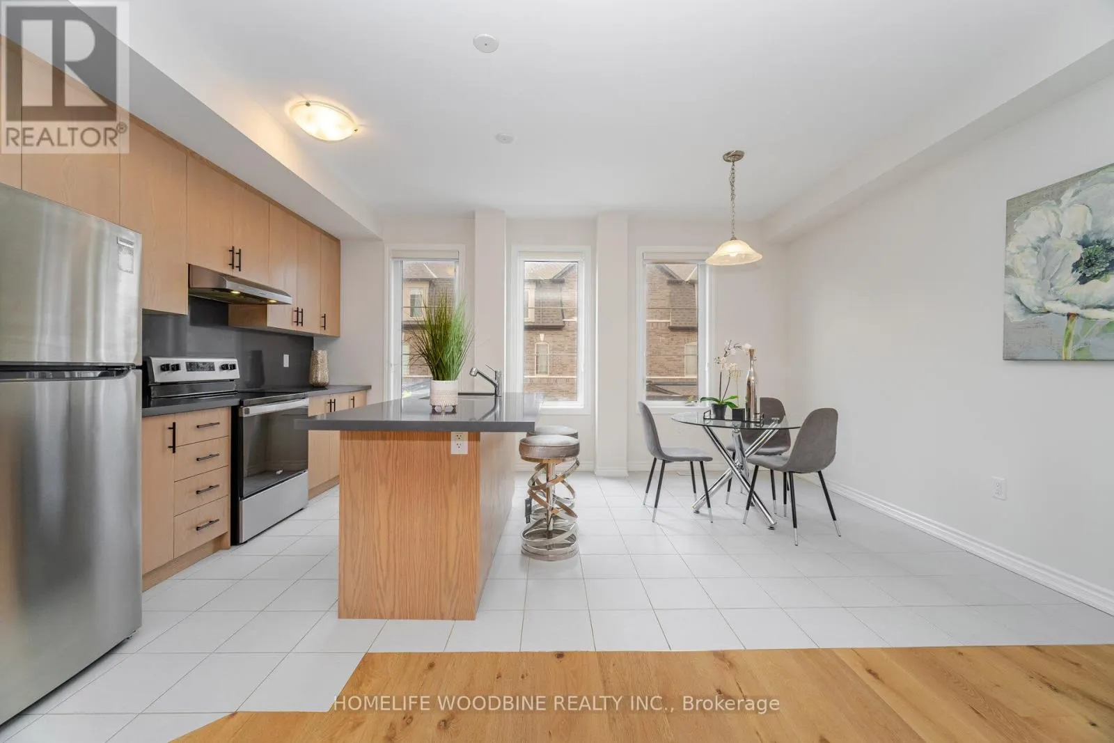 15 ARCOLA STREET