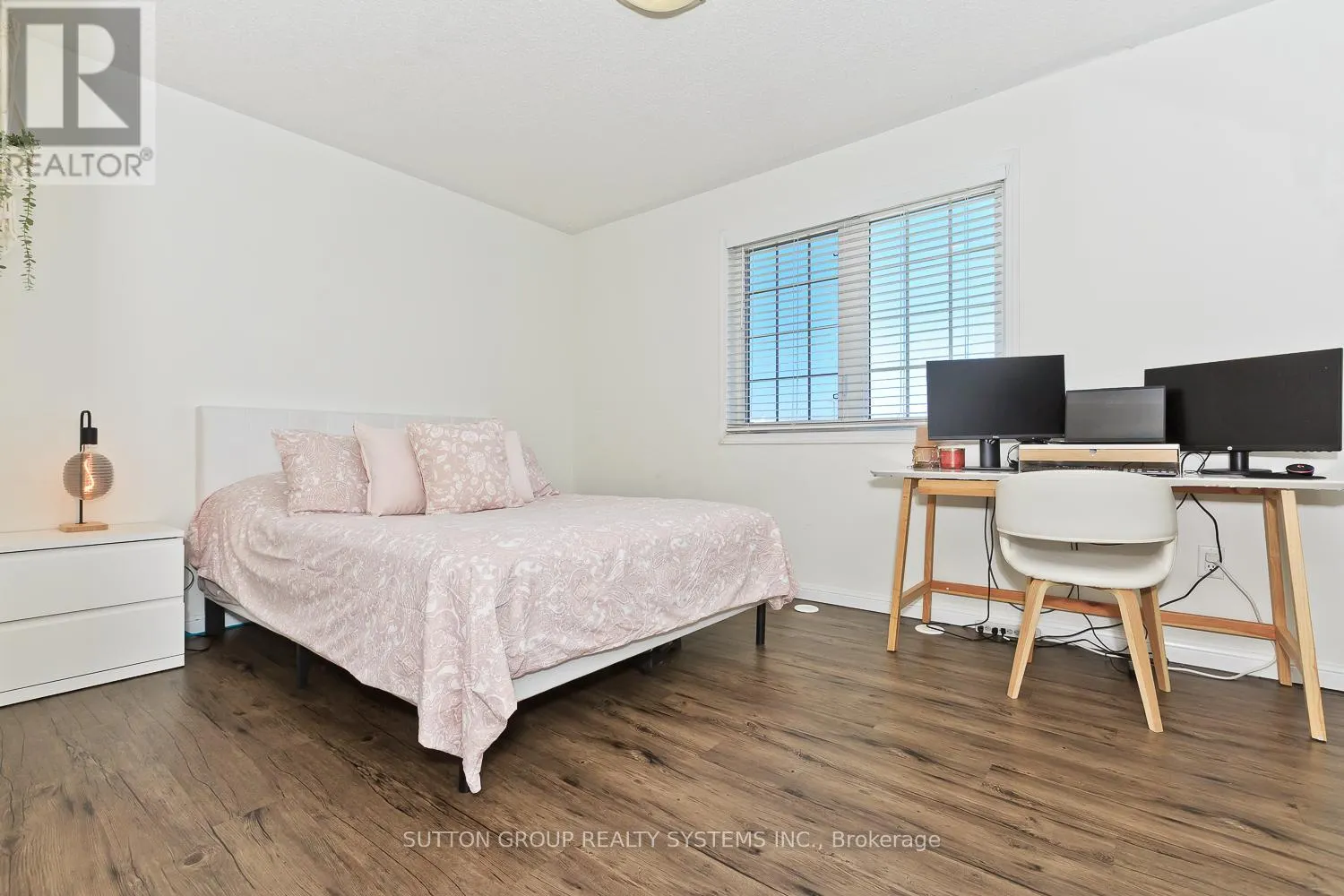 883 FOWLES COURT