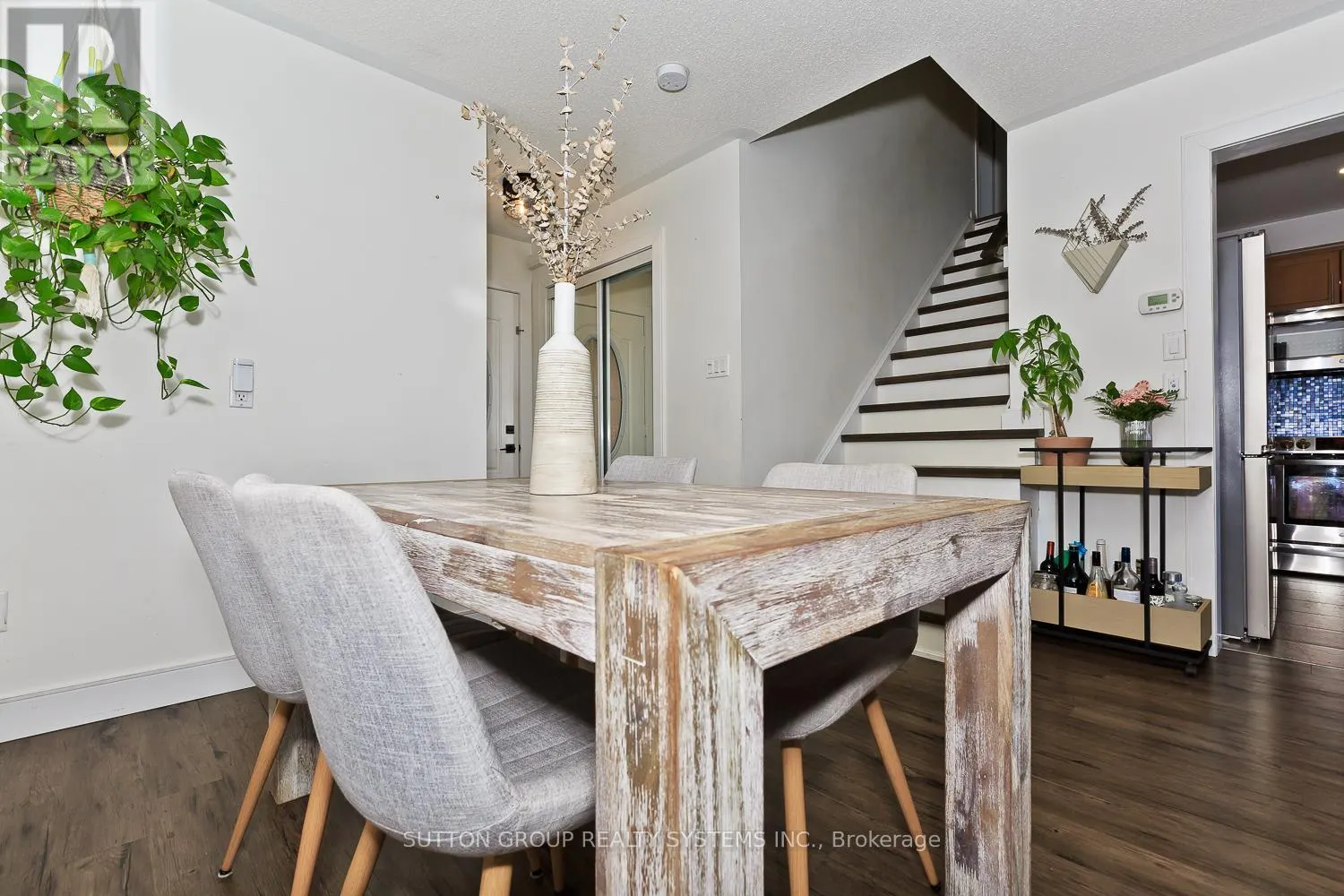 883 FOWLES COURT