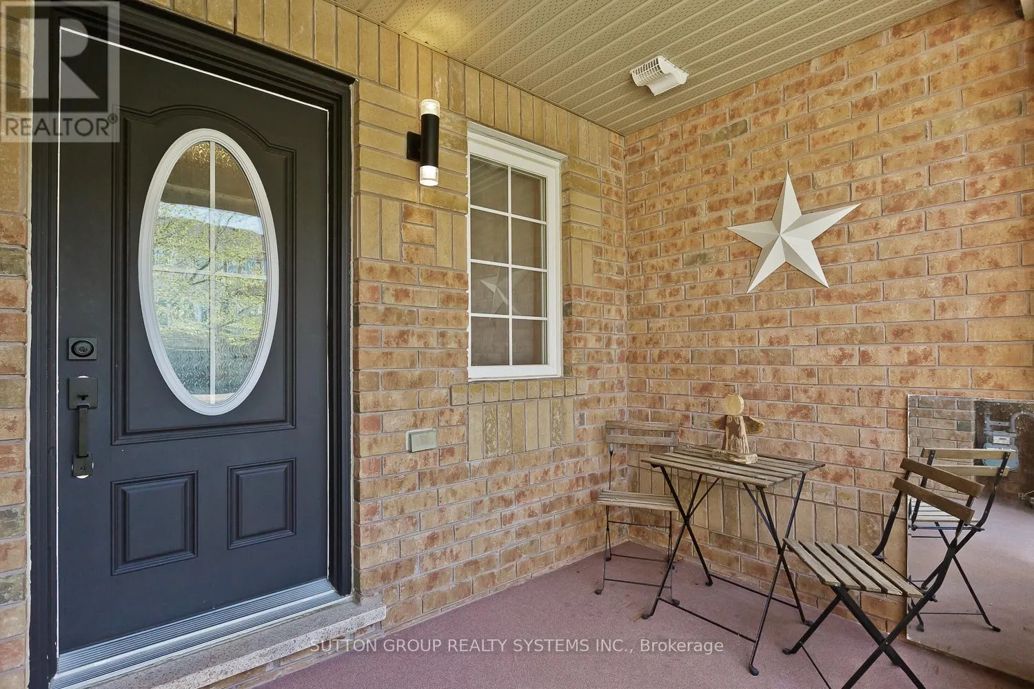 883 FOWLES COURT