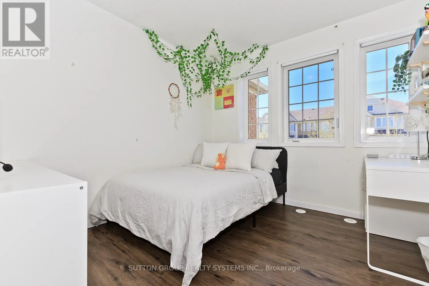 883 FOWLES COURT