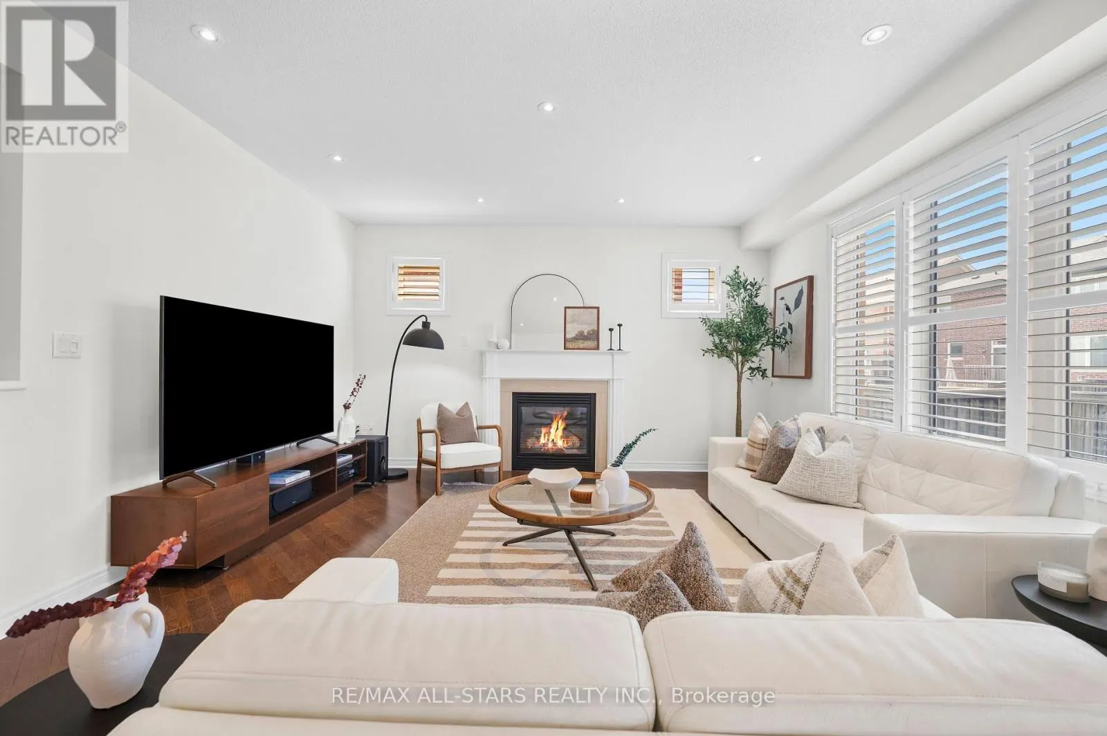 48 COTTONFIELD CIRCLE