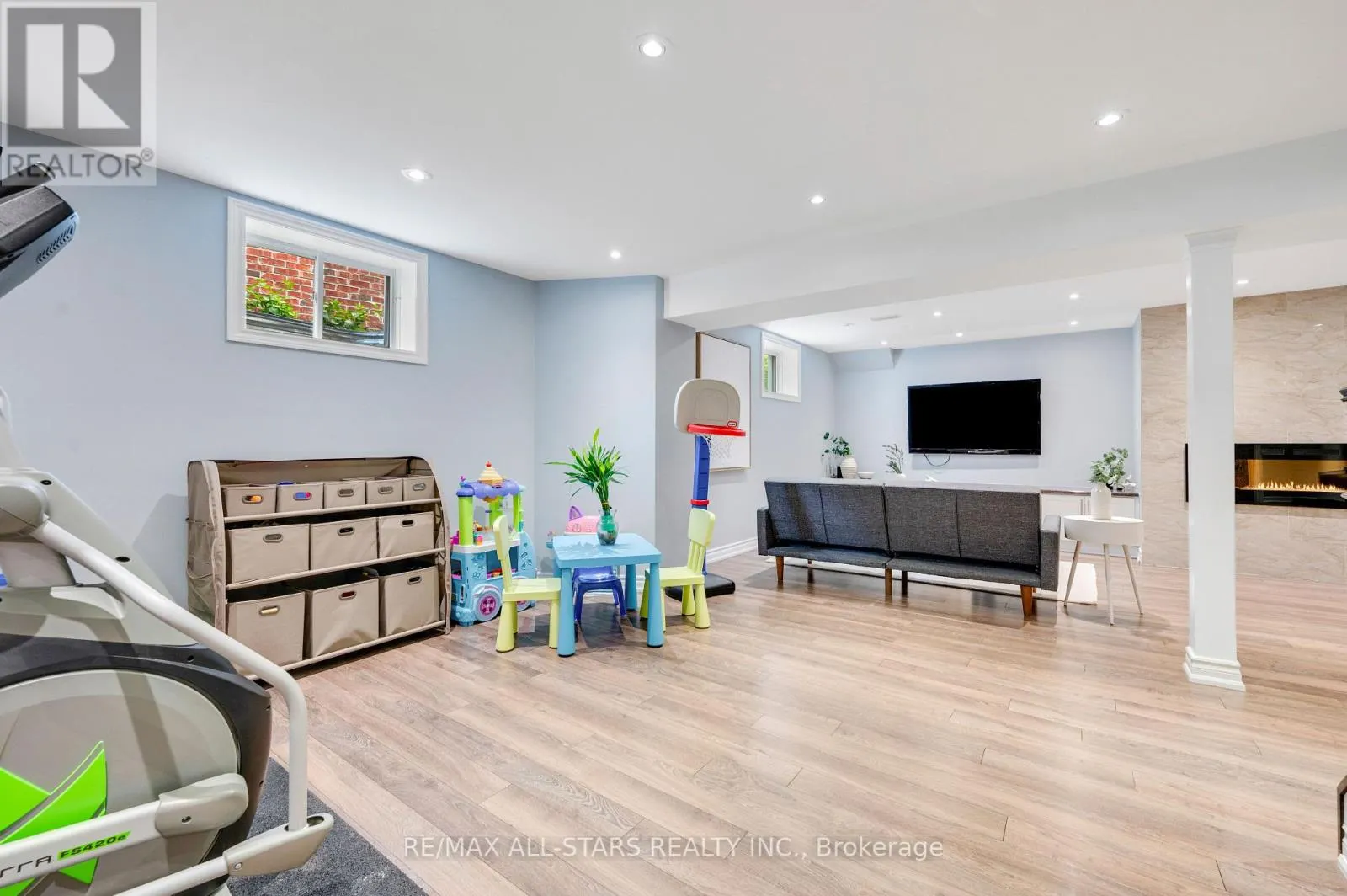 48 COTTONFIELD CIRCLE