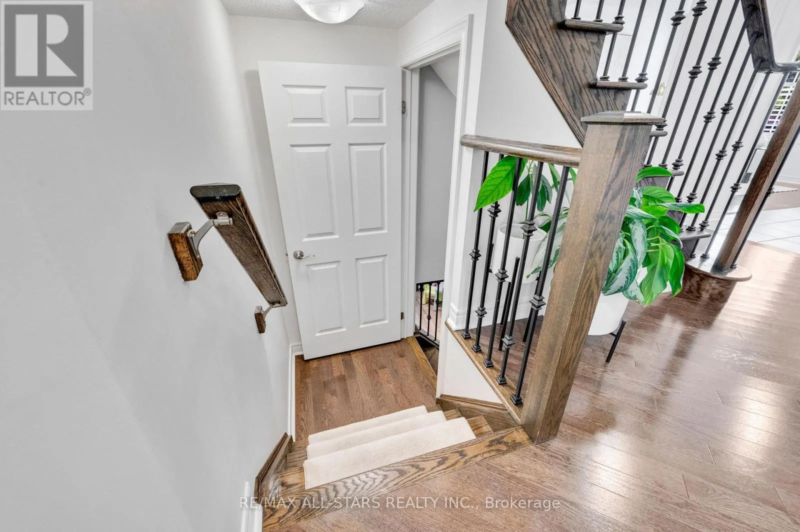 48 COTTONFIELD CIRCLE