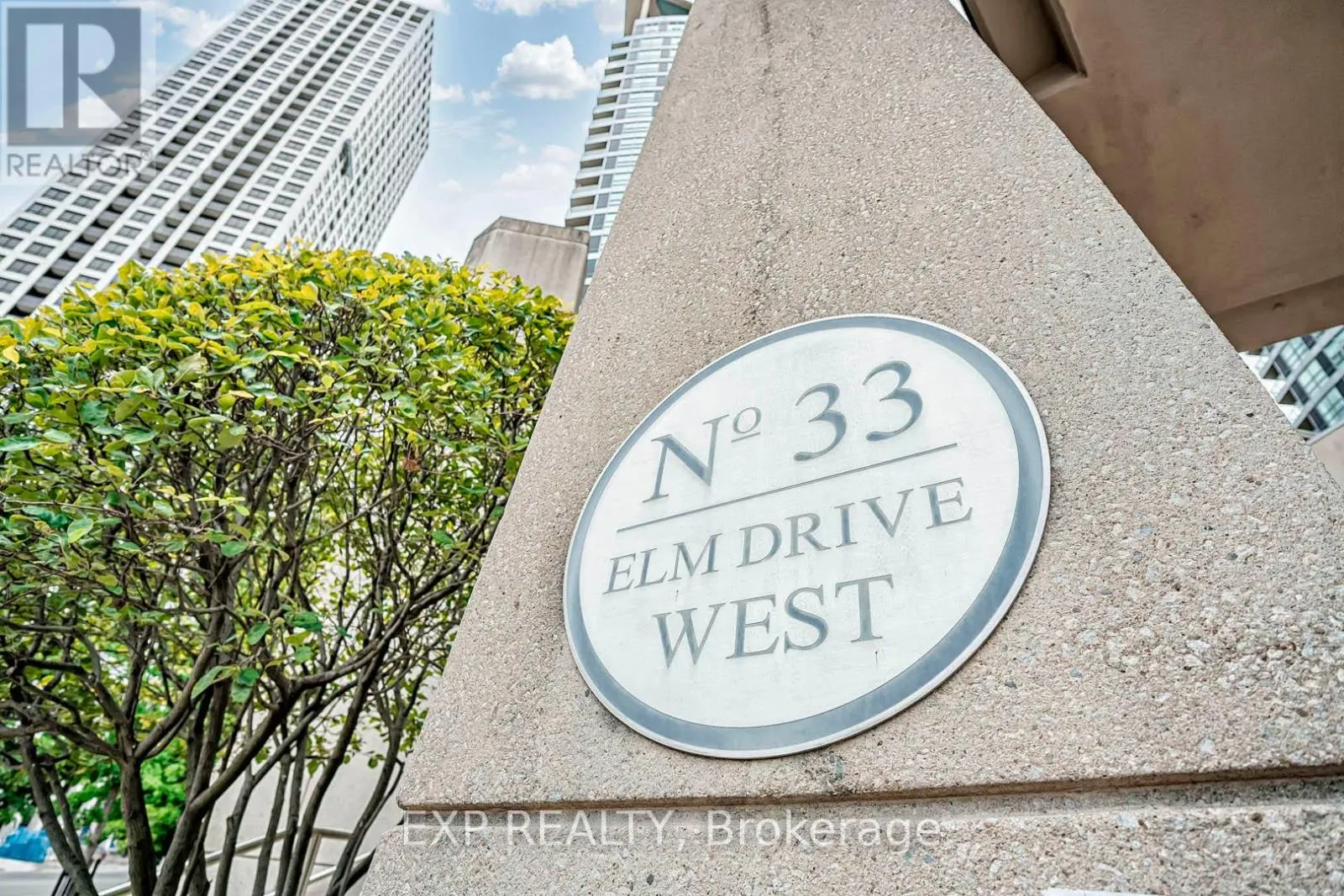 310 - 33 ELM DRIVE W