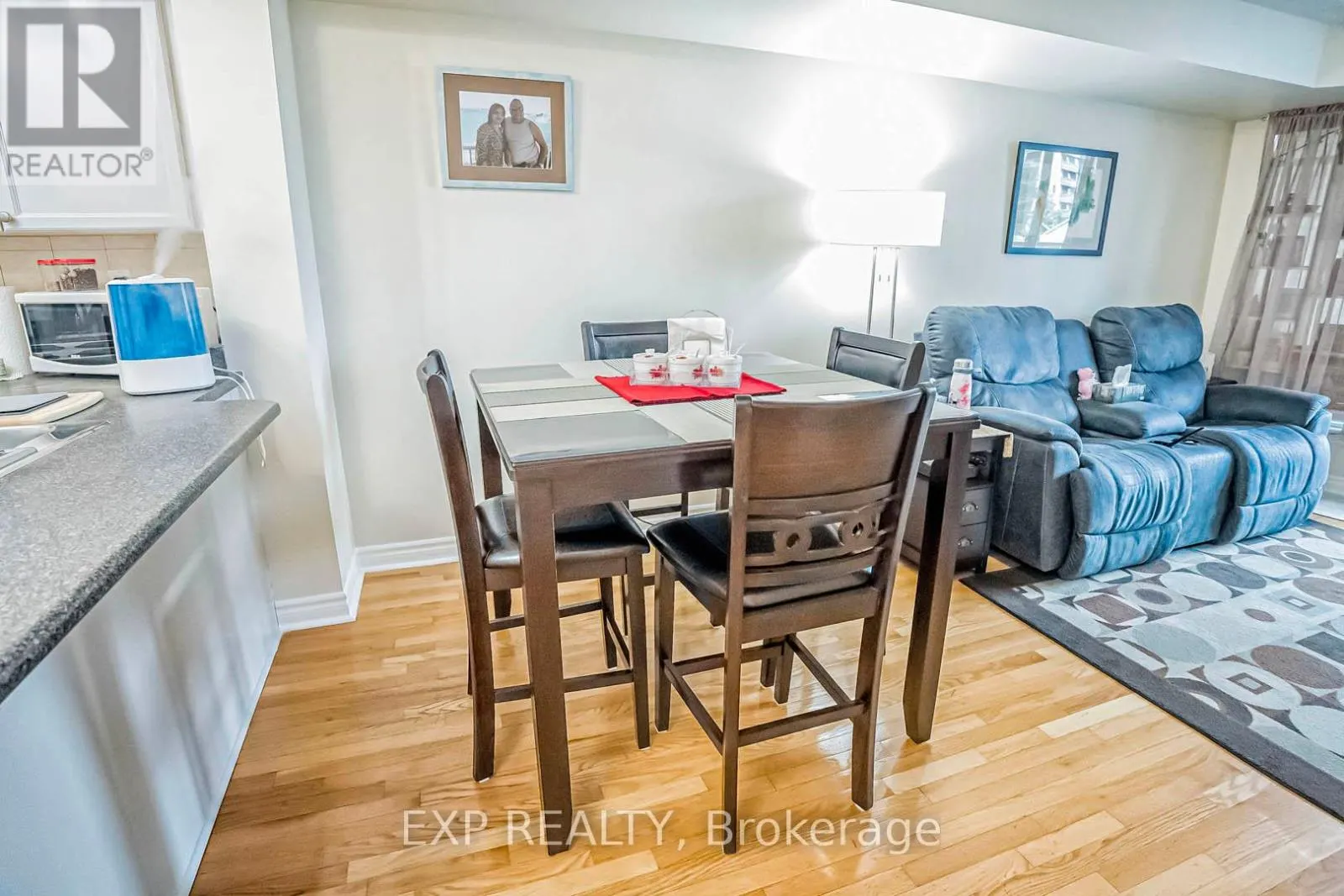 310 - 33 ELM DRIVE W