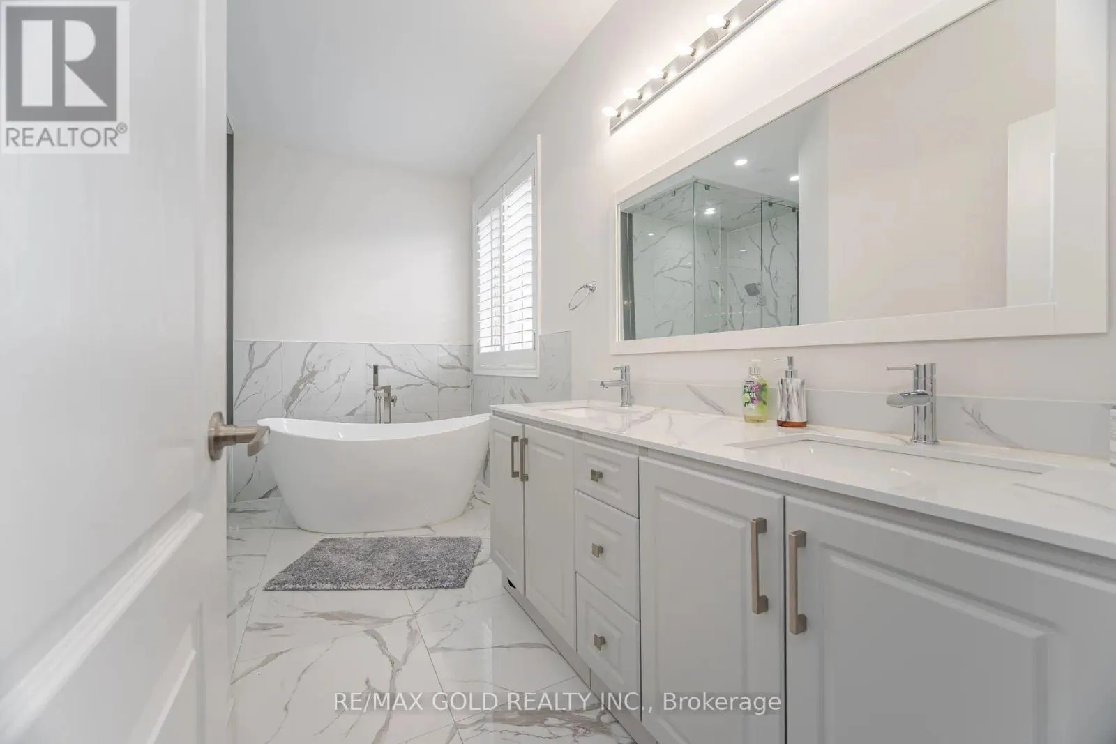 18 SEASCAPE CRESCENT