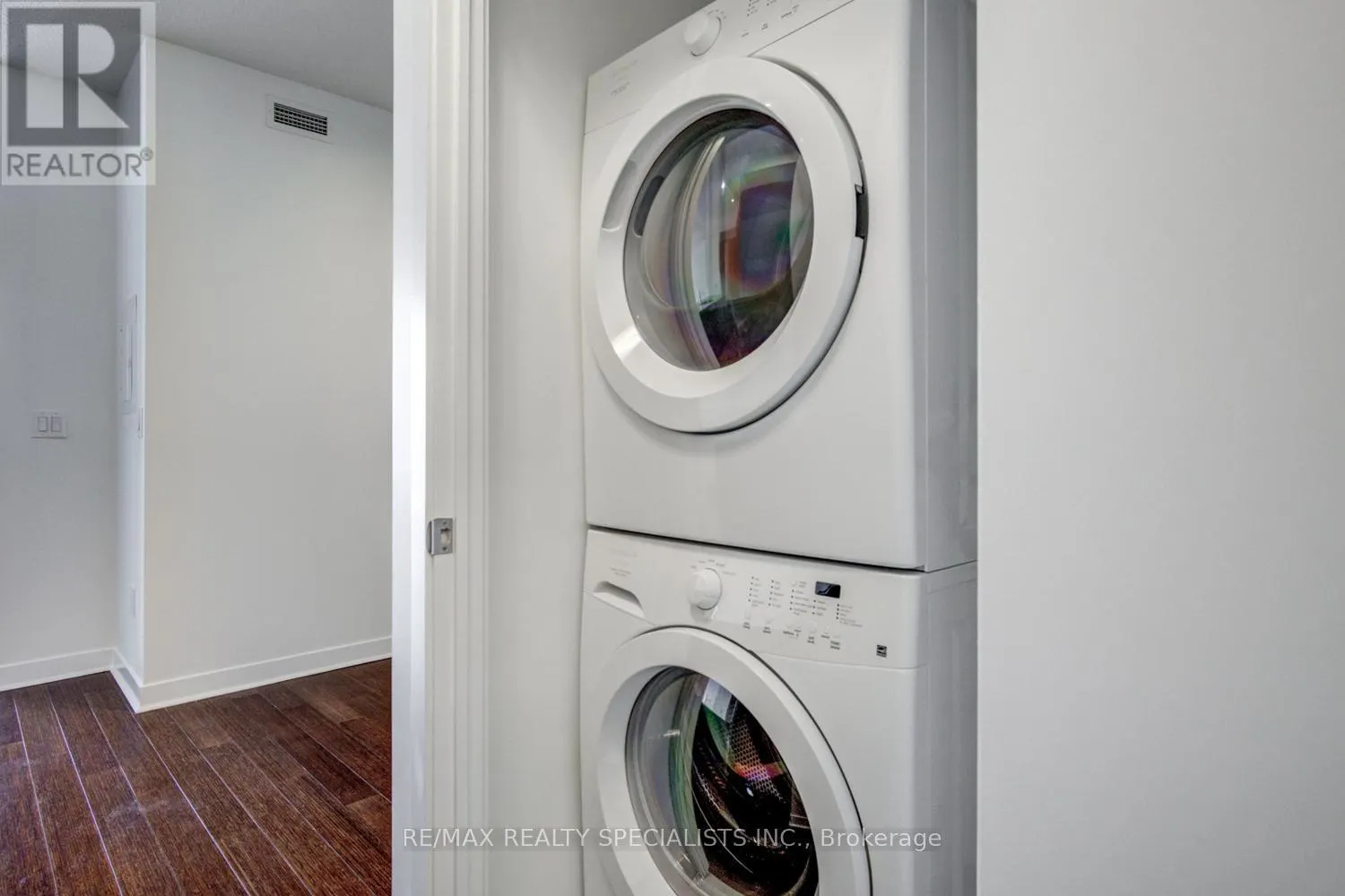 3004 - 360 SQUARE ONE DRIVE