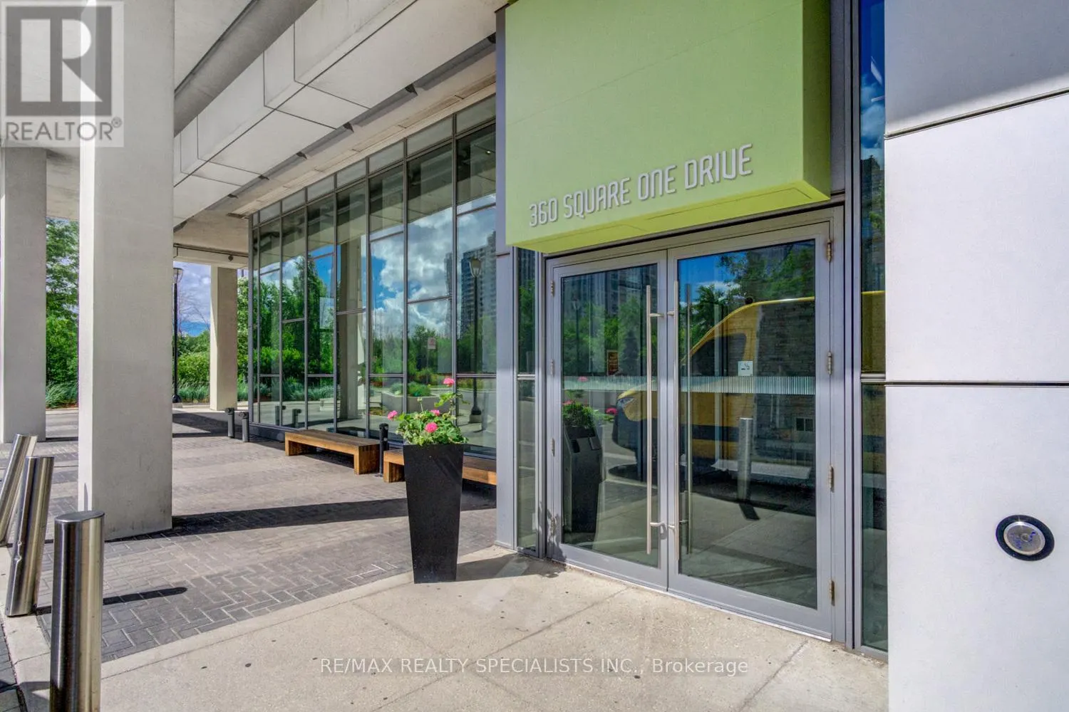 3004 - 360 SQUARE ONE DRIVE