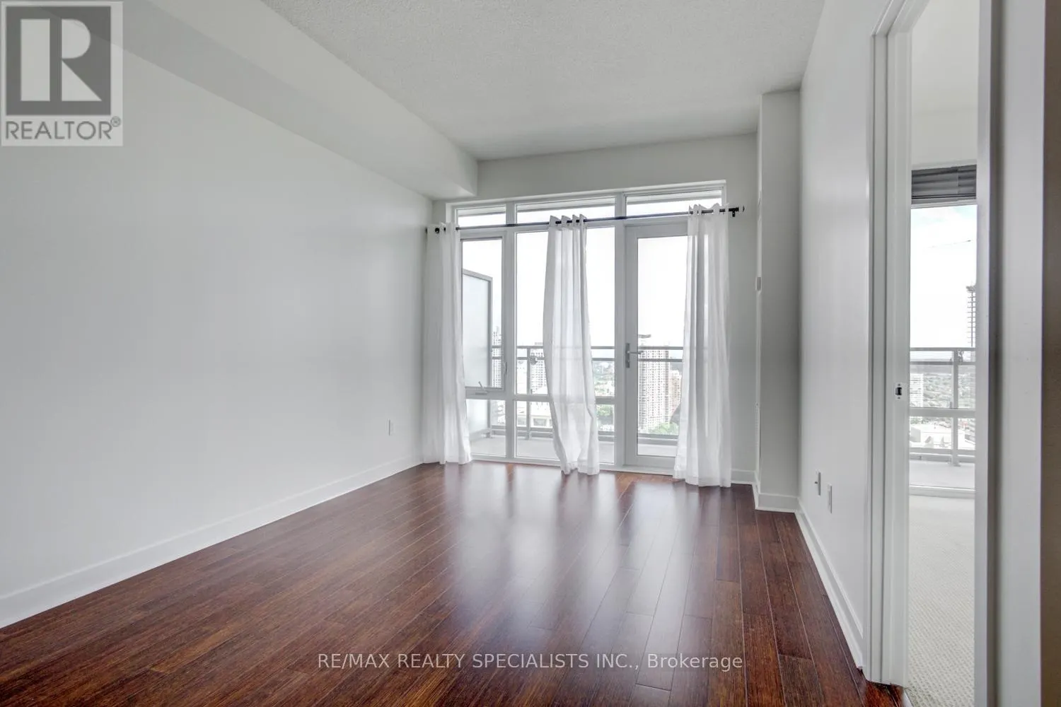 3004 - 360 SQUARE ONE DRIVE