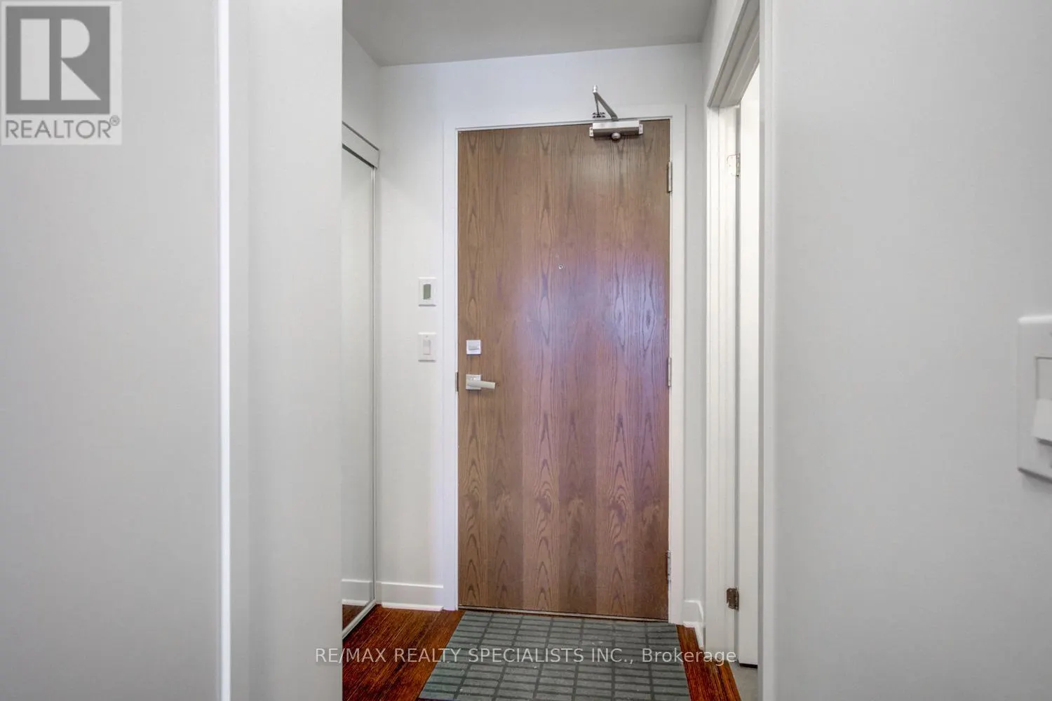 3004 - 360 SQUARE ONE DRIVE